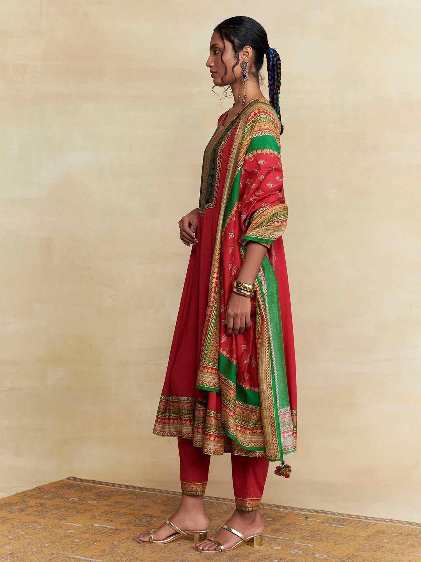 Red Prim Rose
 Suit Set