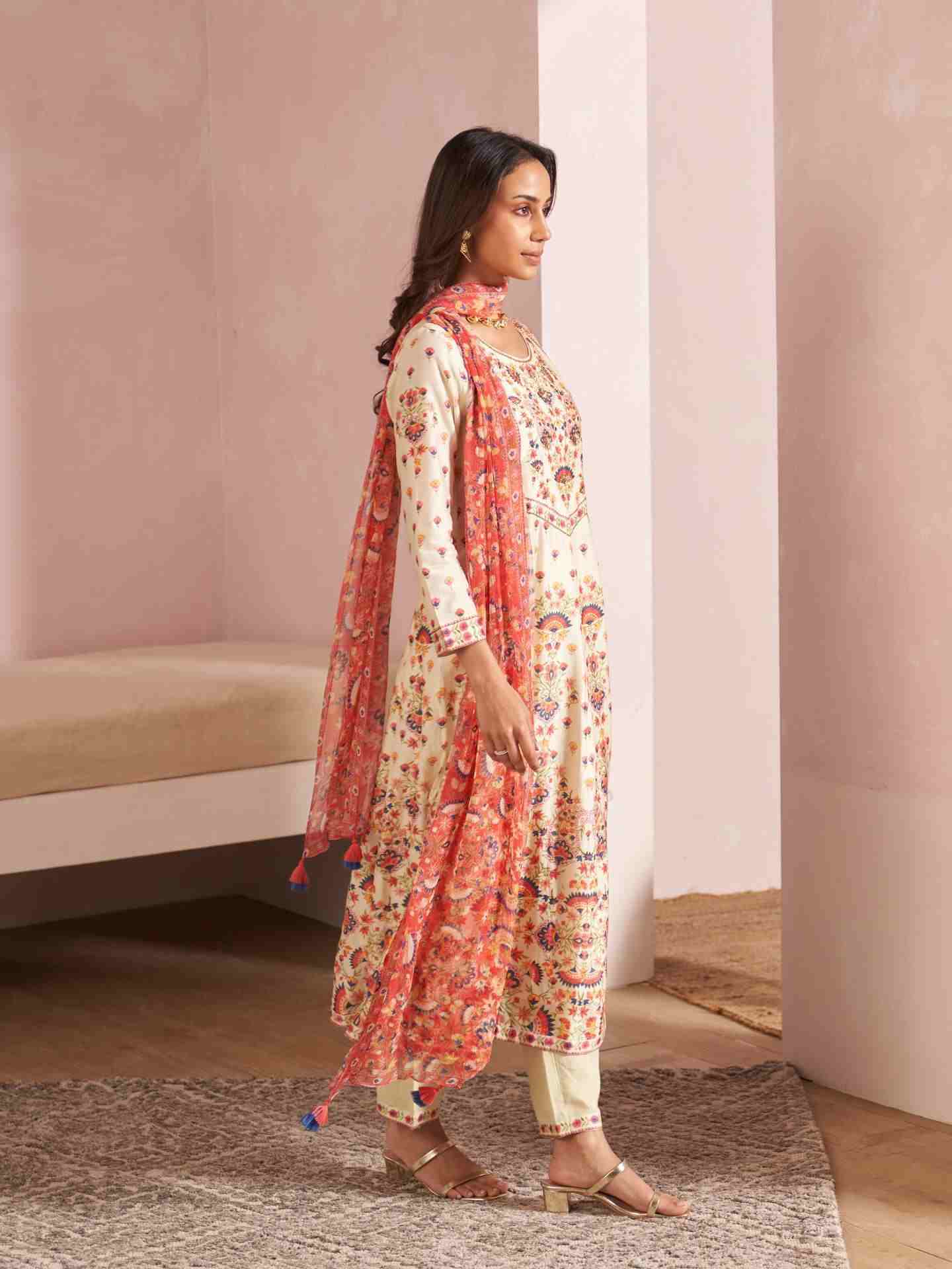 Off White Aaliyah Suit Set