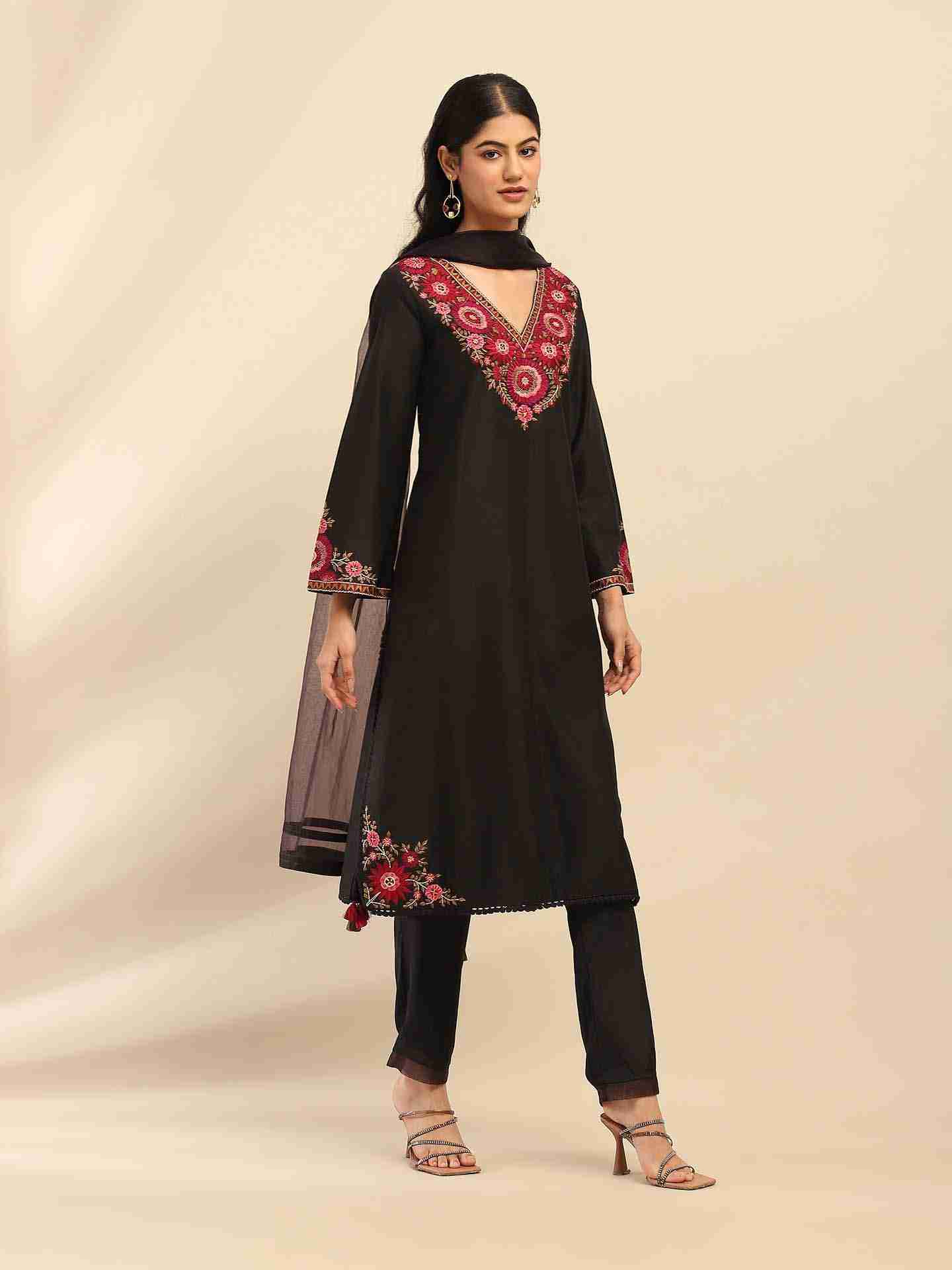 Black Flora Suit Set