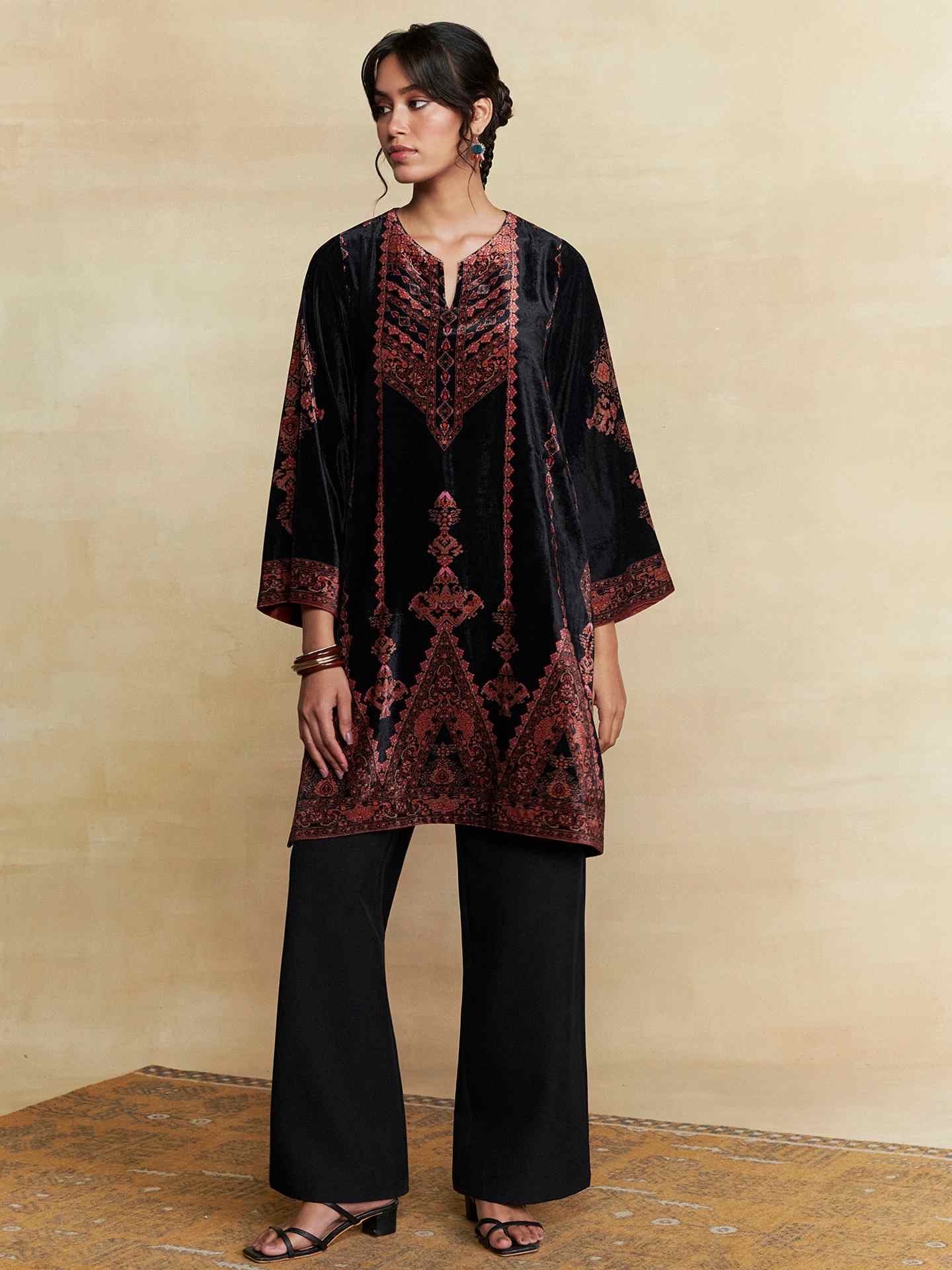 Black Caspian Carpet Kurta