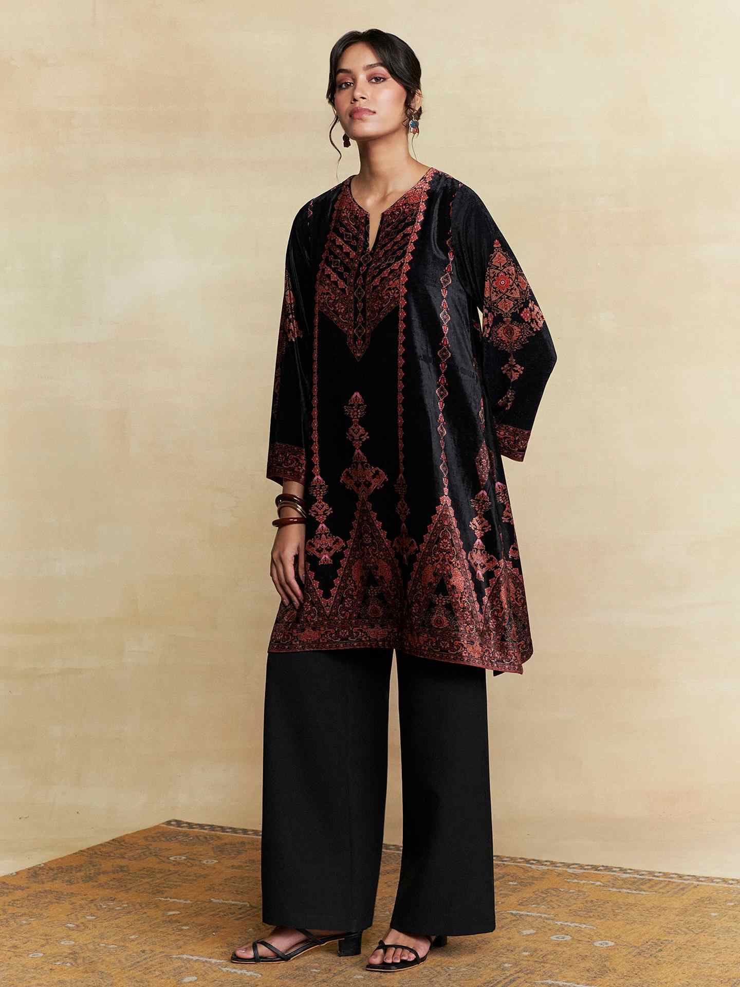Black Caspian Carpet Kurta
