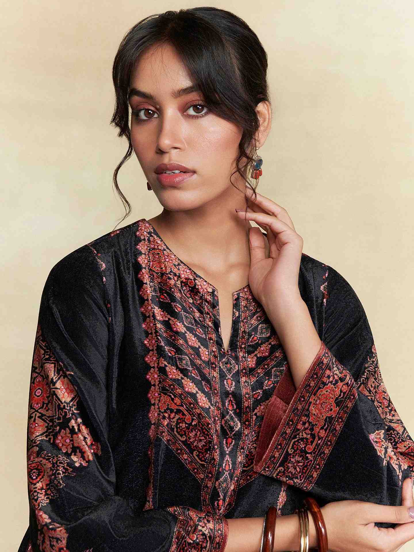 Black Caspian Carpet Kurta
