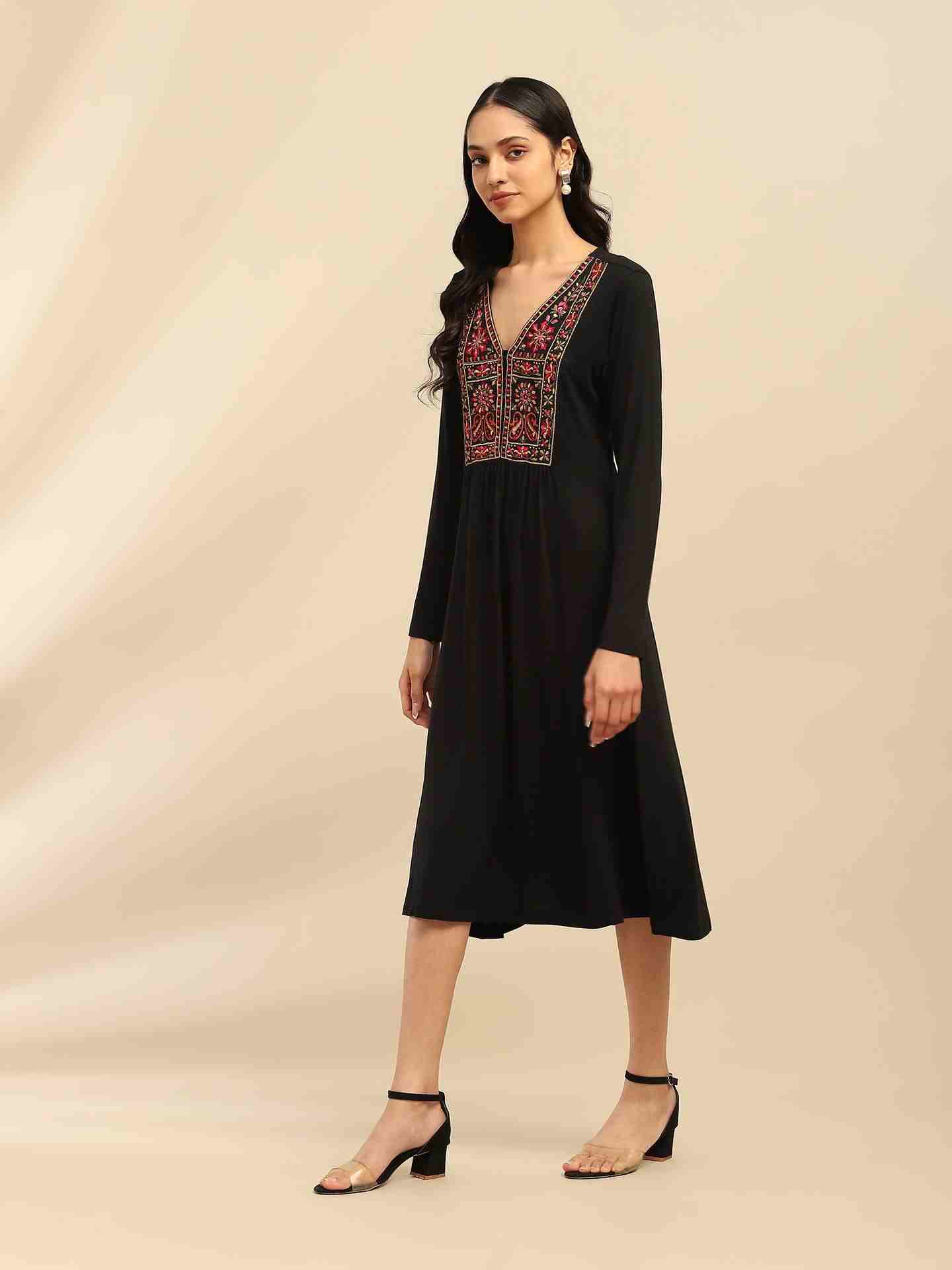 Black Naya Shift Dress