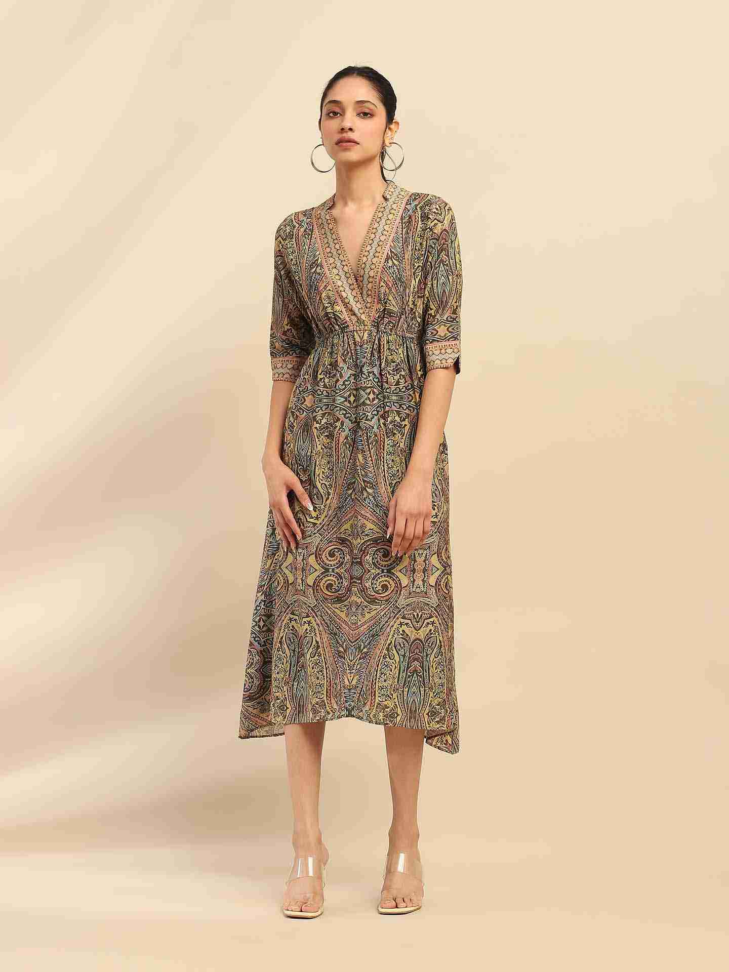 Black Tasavur Midi Dress