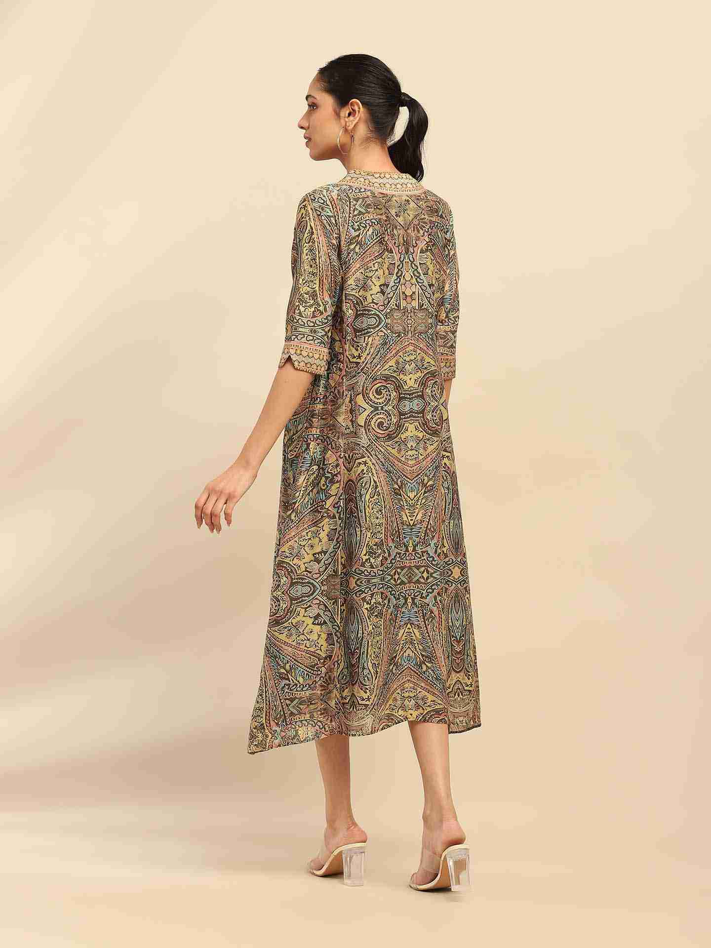 Black Tasavur Midi Dress