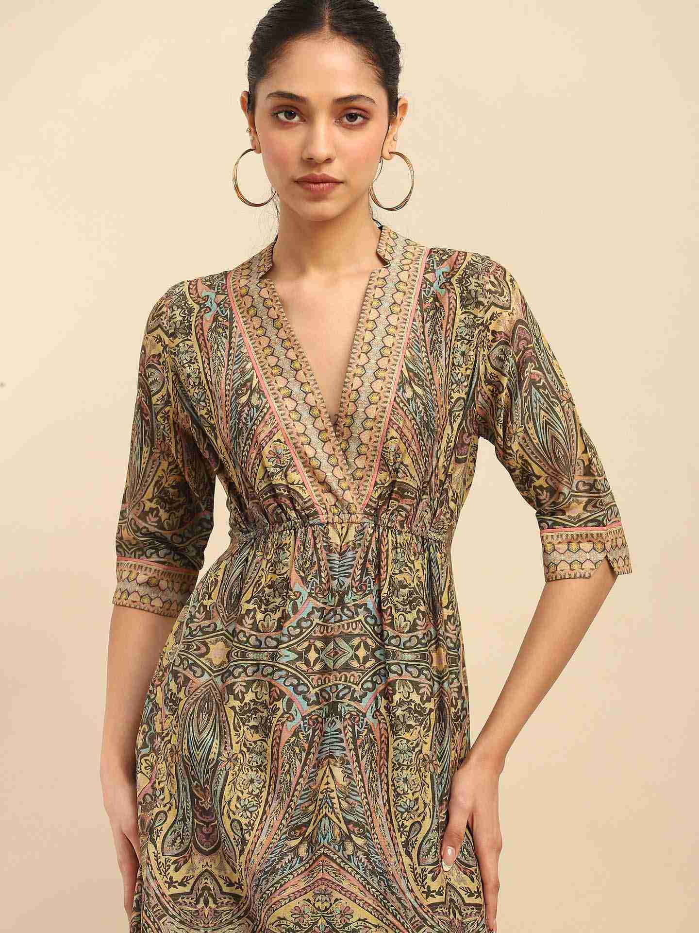 Black Tasavur Midi Dress