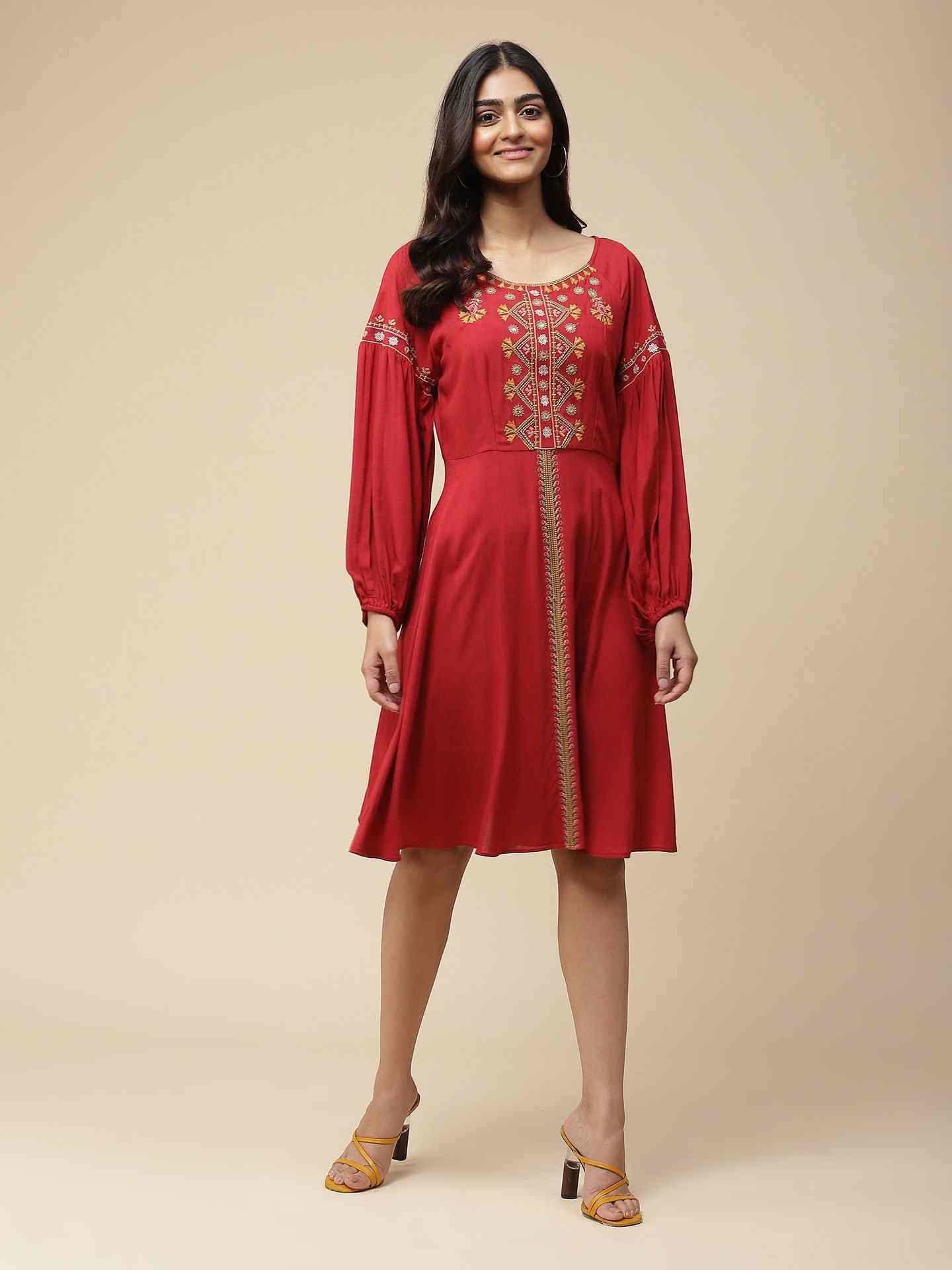 Red Viti Solid Short Dress