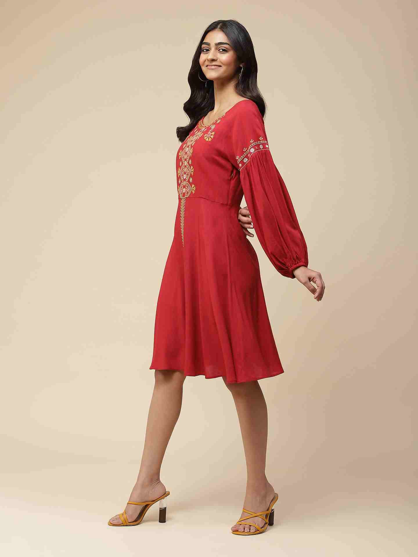 Red Viti Solid Short Dress