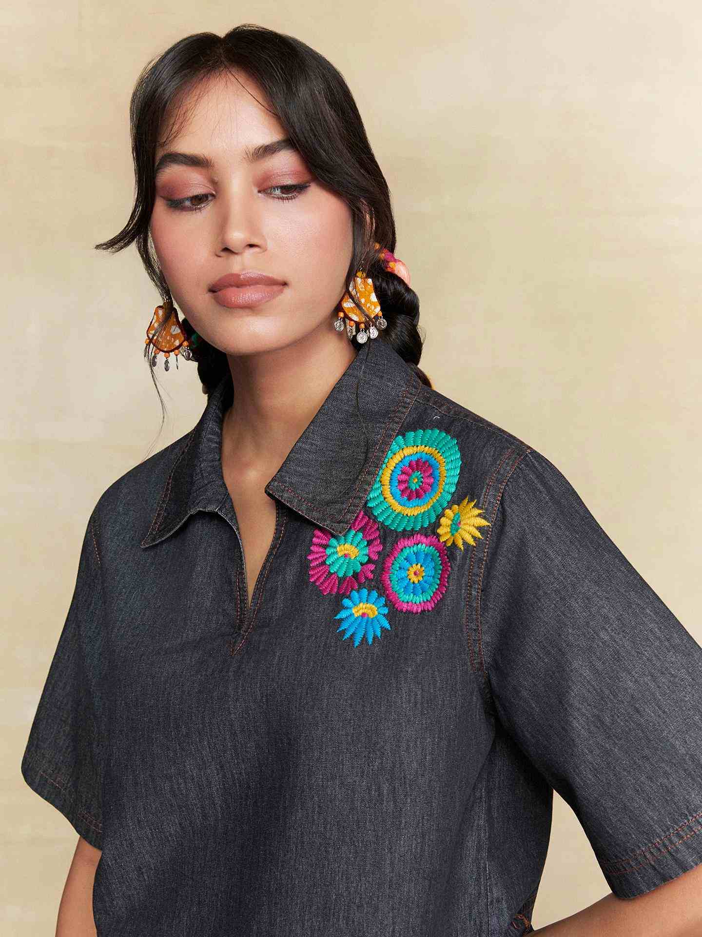 Black Ridhi Solid Short Top