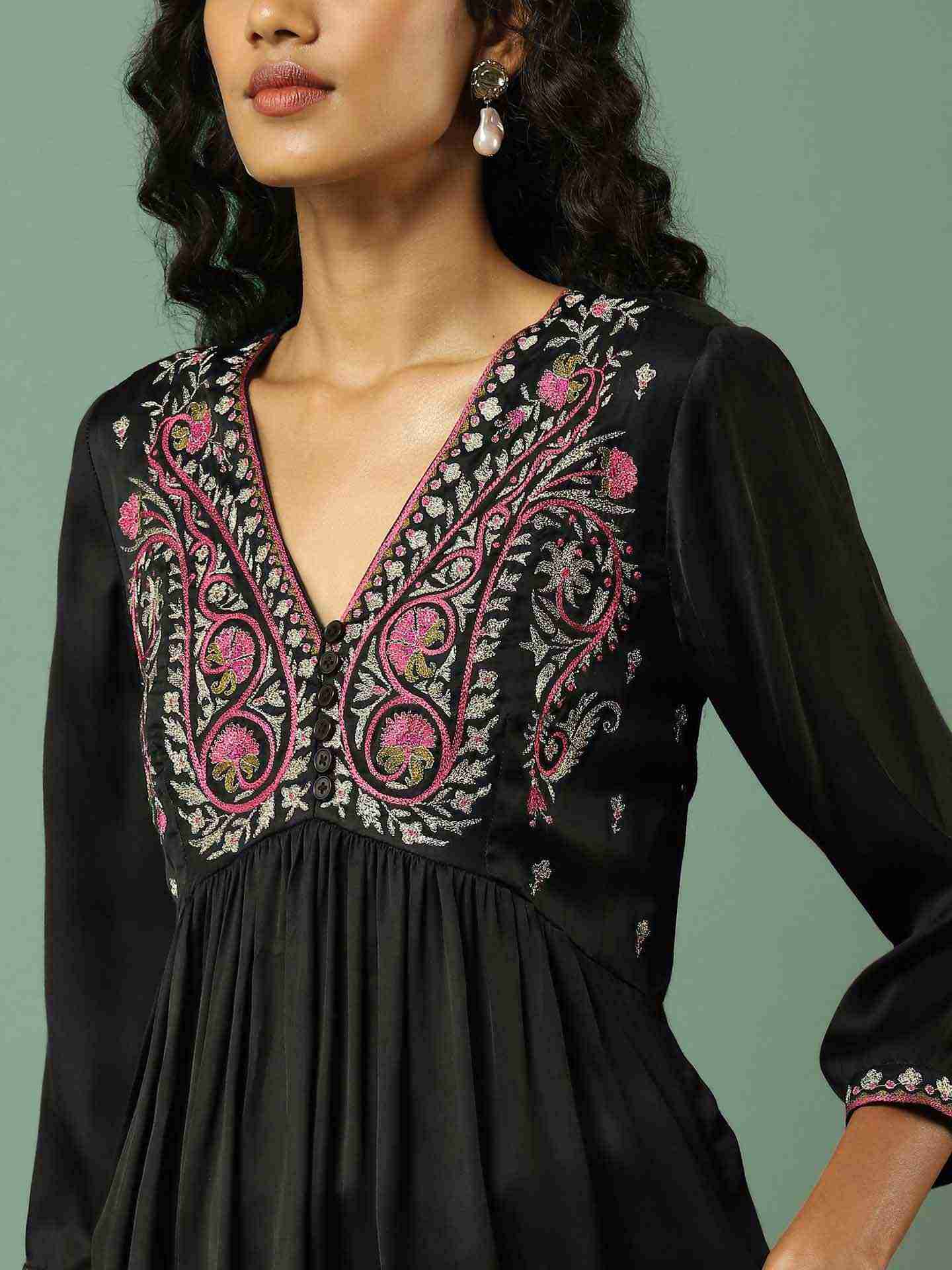 Black Solid Tiered Top