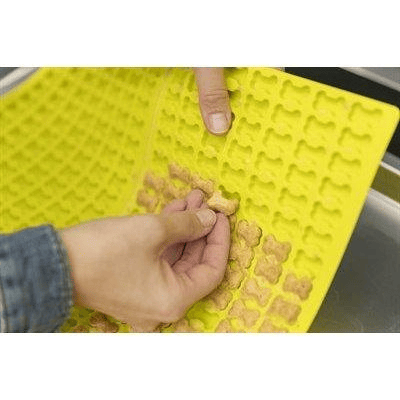 Trixie Baking Mat With Bones for Dog Silicone (38x28 cm)