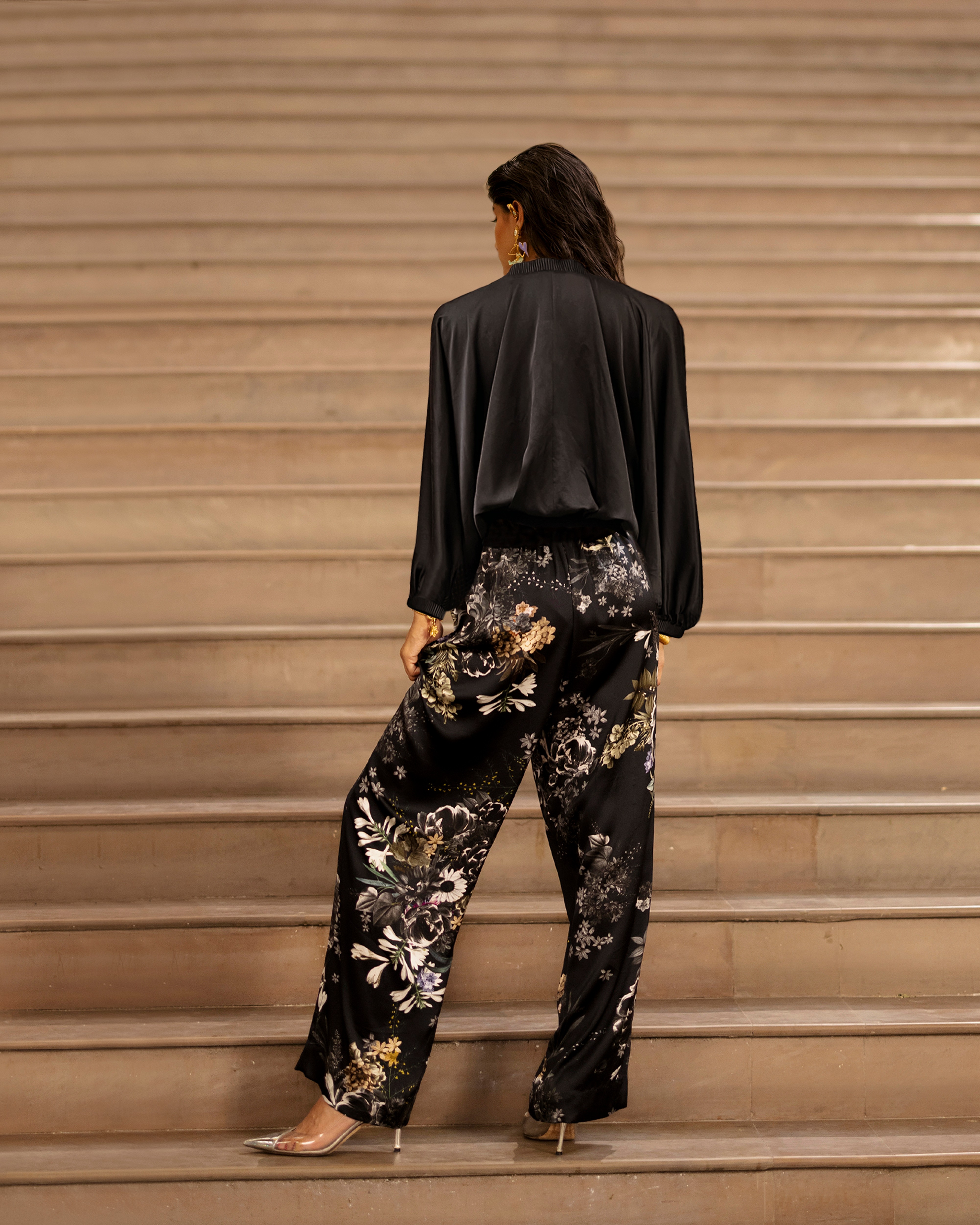 AK-OK Black Satin Balloon Sleeve Crop Top for Elegant Evenings