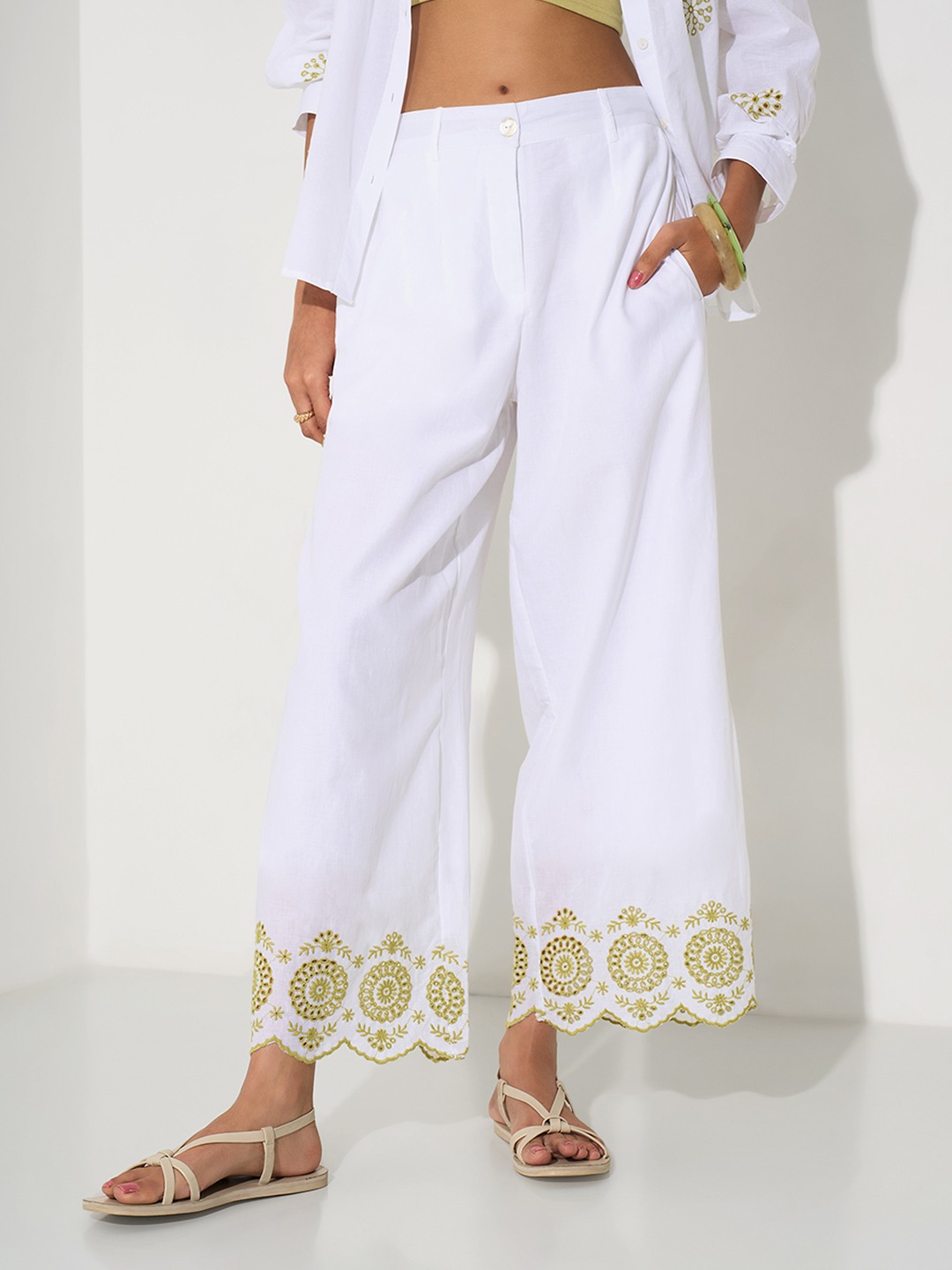 WhiteTrousers