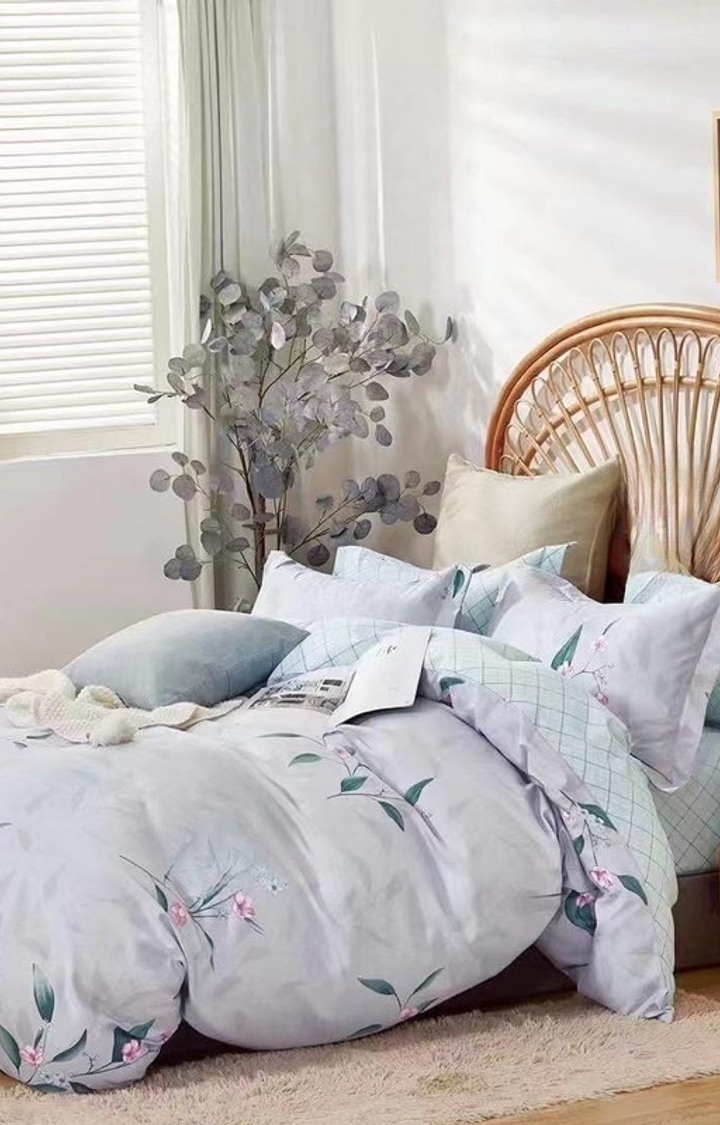 King Size Bedsheet Double Bed with 2 Pillow Covers, 300 TC Cotton