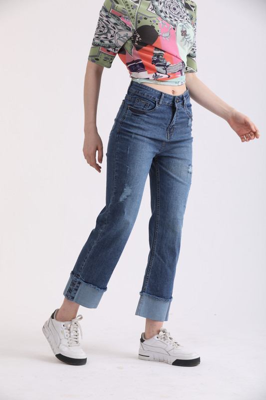 Albion Women Dark Blue Straight Jeans