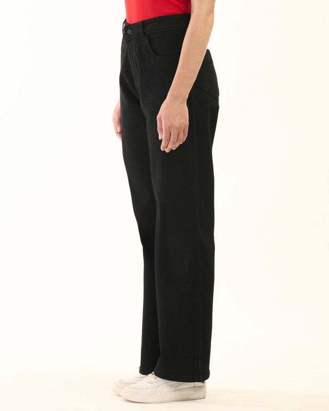 Albion Women Superior Black Straight Fit Jeans