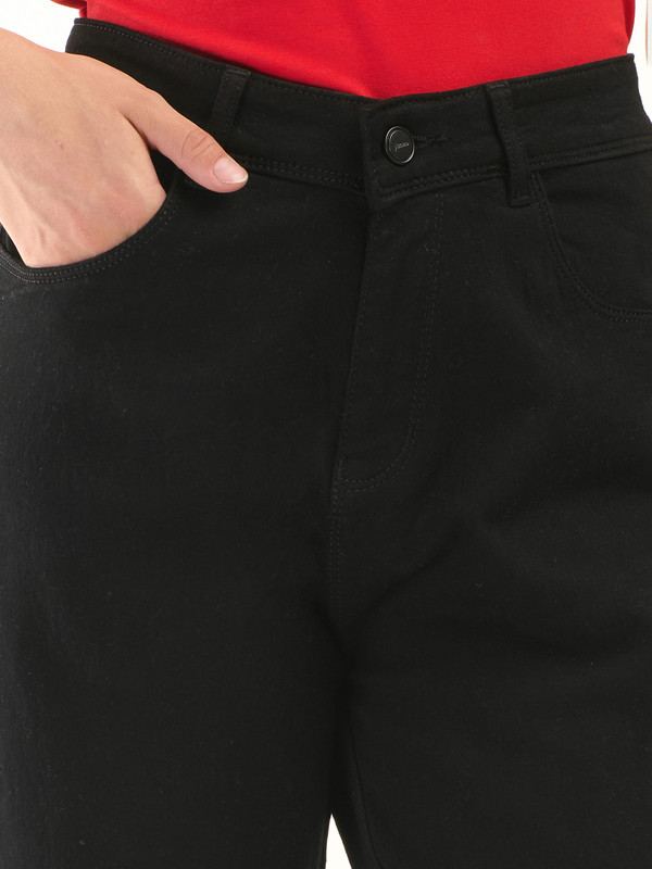 Albion Women Superior Black Straight Fit Jeans