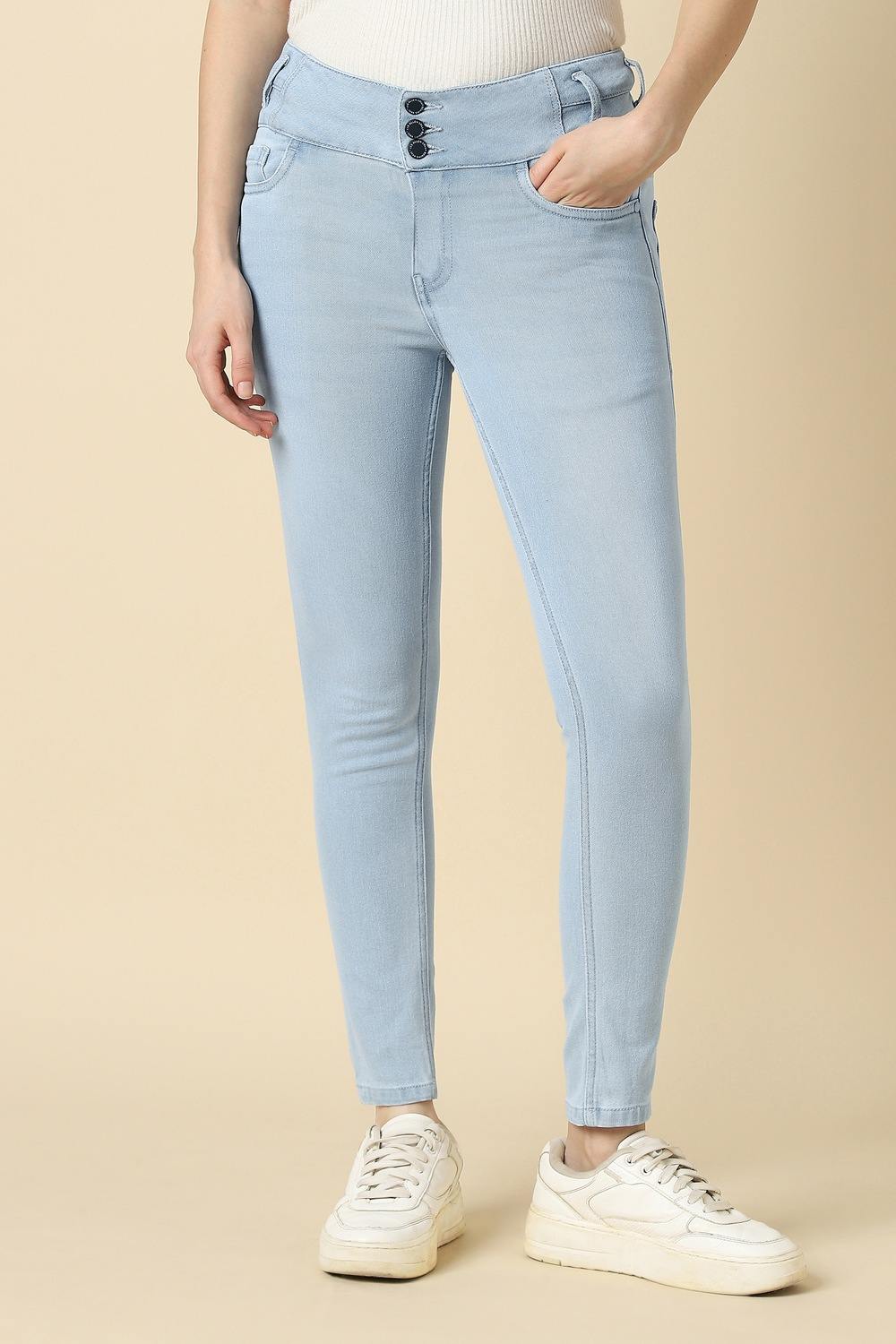 Women Light Blue Light Wash Jeans