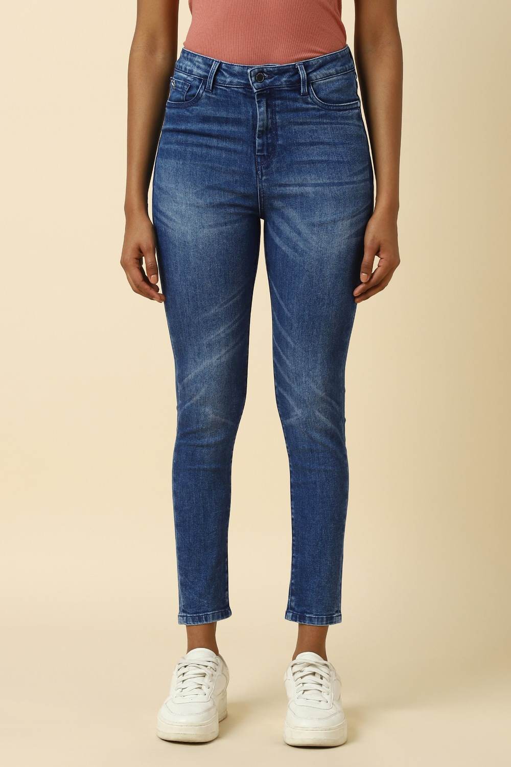 Women Blue Mid Wash Jeans
