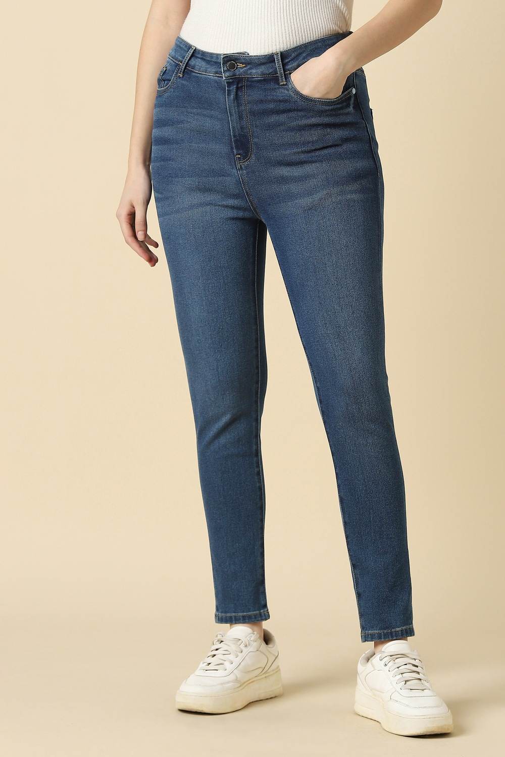 Women Blue Mid Wash Jeans