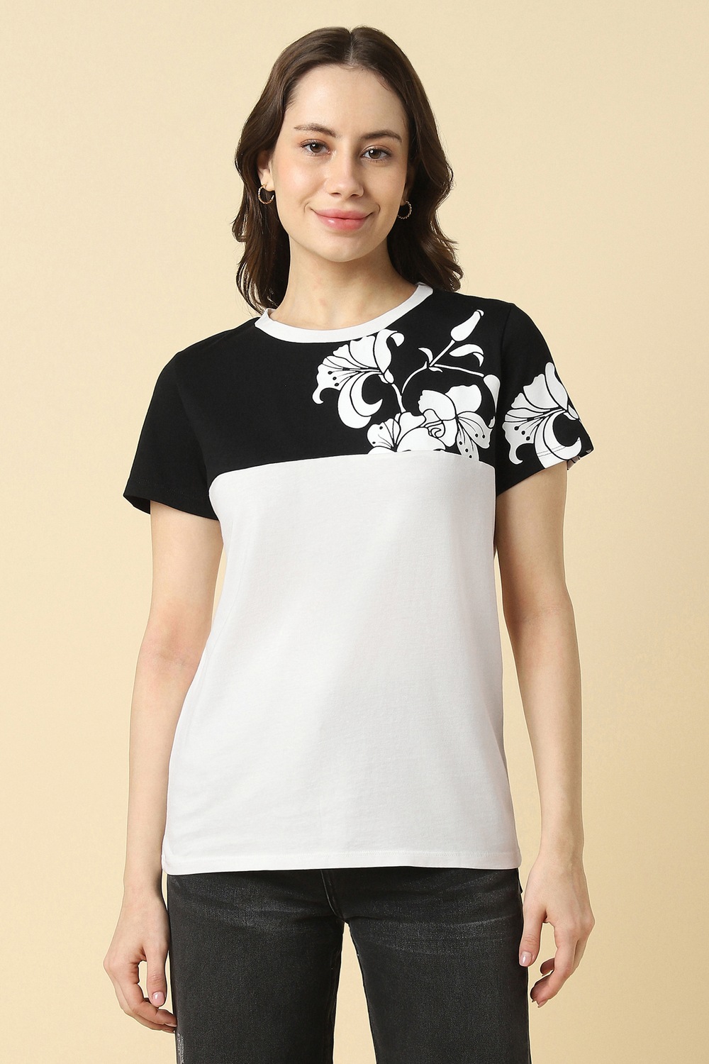 Women White Print Casual T-shirt