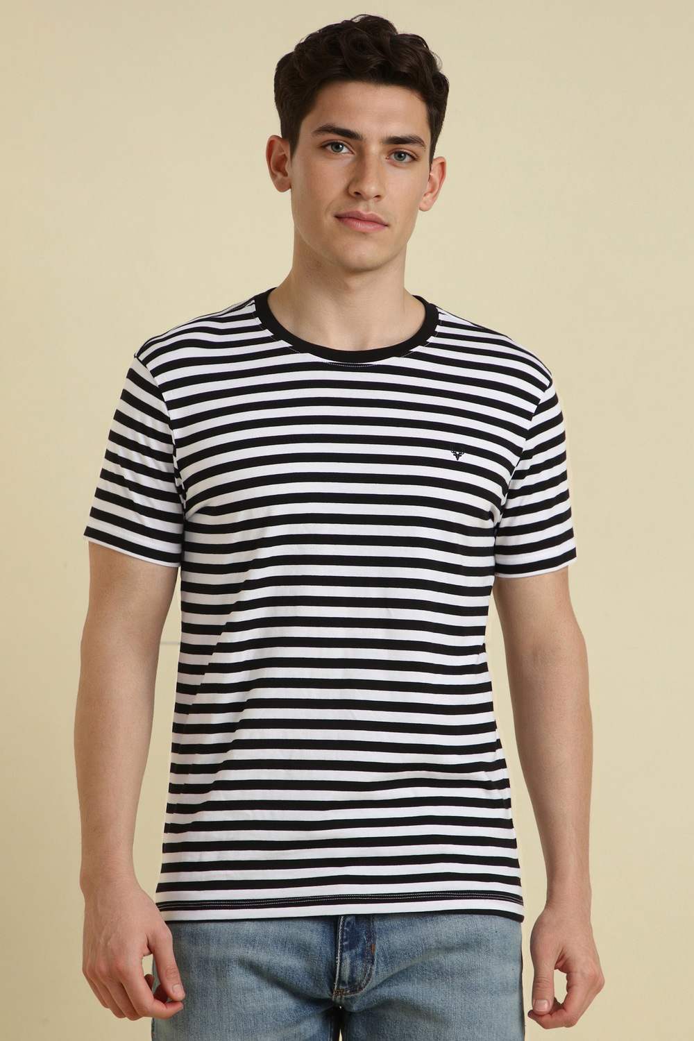 Men Black Striped Crew Neck T-shirt
