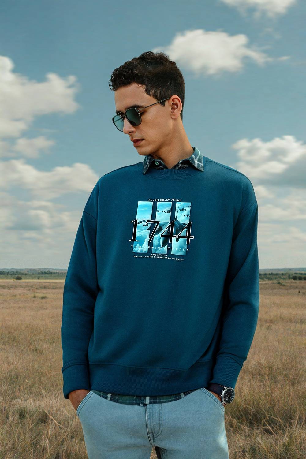 Men Blue Crew Neck Full Sleeves Casual Sweatshirt