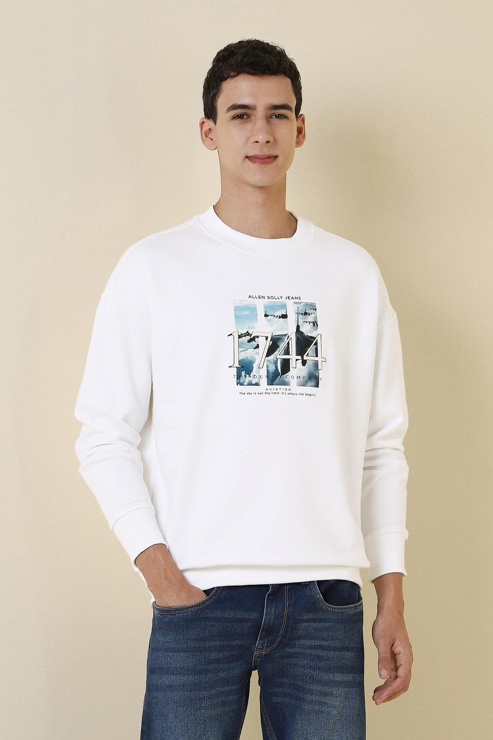 Men White Crew Neck Full Sleeves Casual Sweatshirt