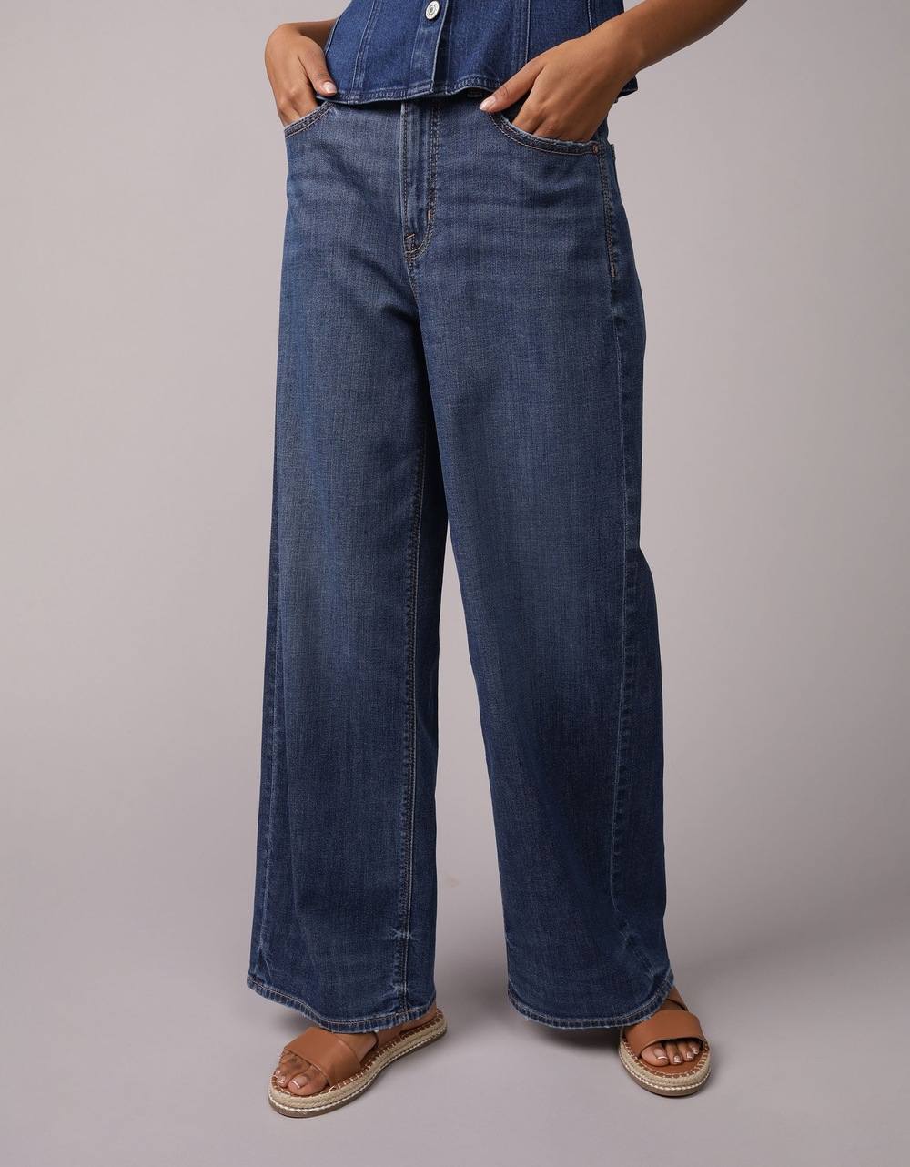 AE Dreamy Drapey Stretch Super High-Waisted Baggy Wide-Leg Jean