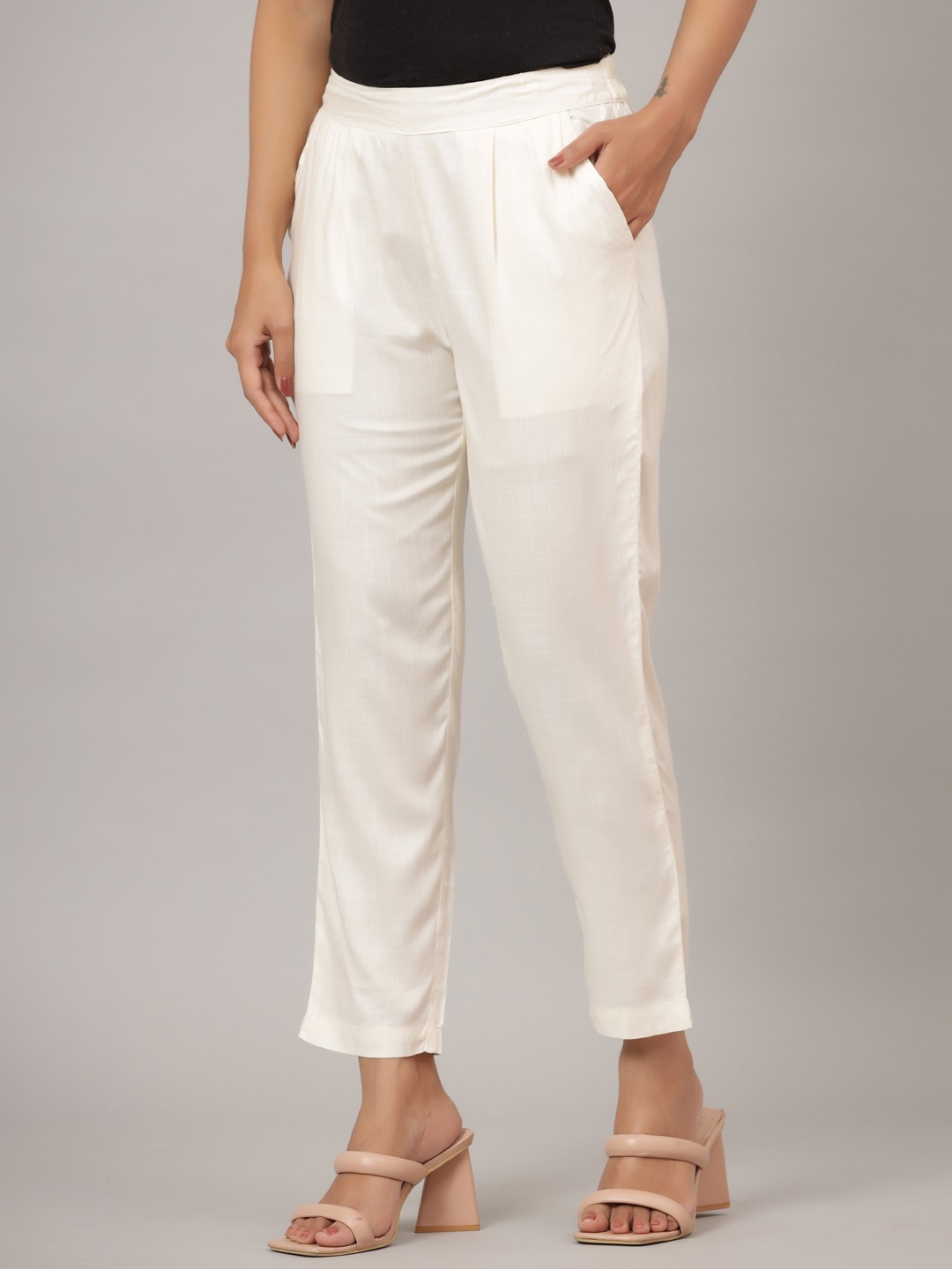 Women Cropped Regular Trousers