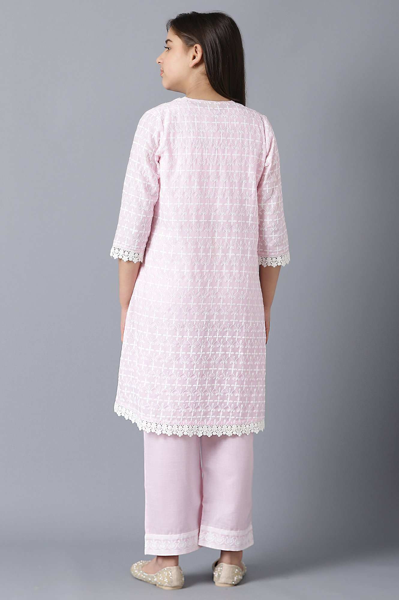Girls Mauve Schiffli Gilet With Top And Pants