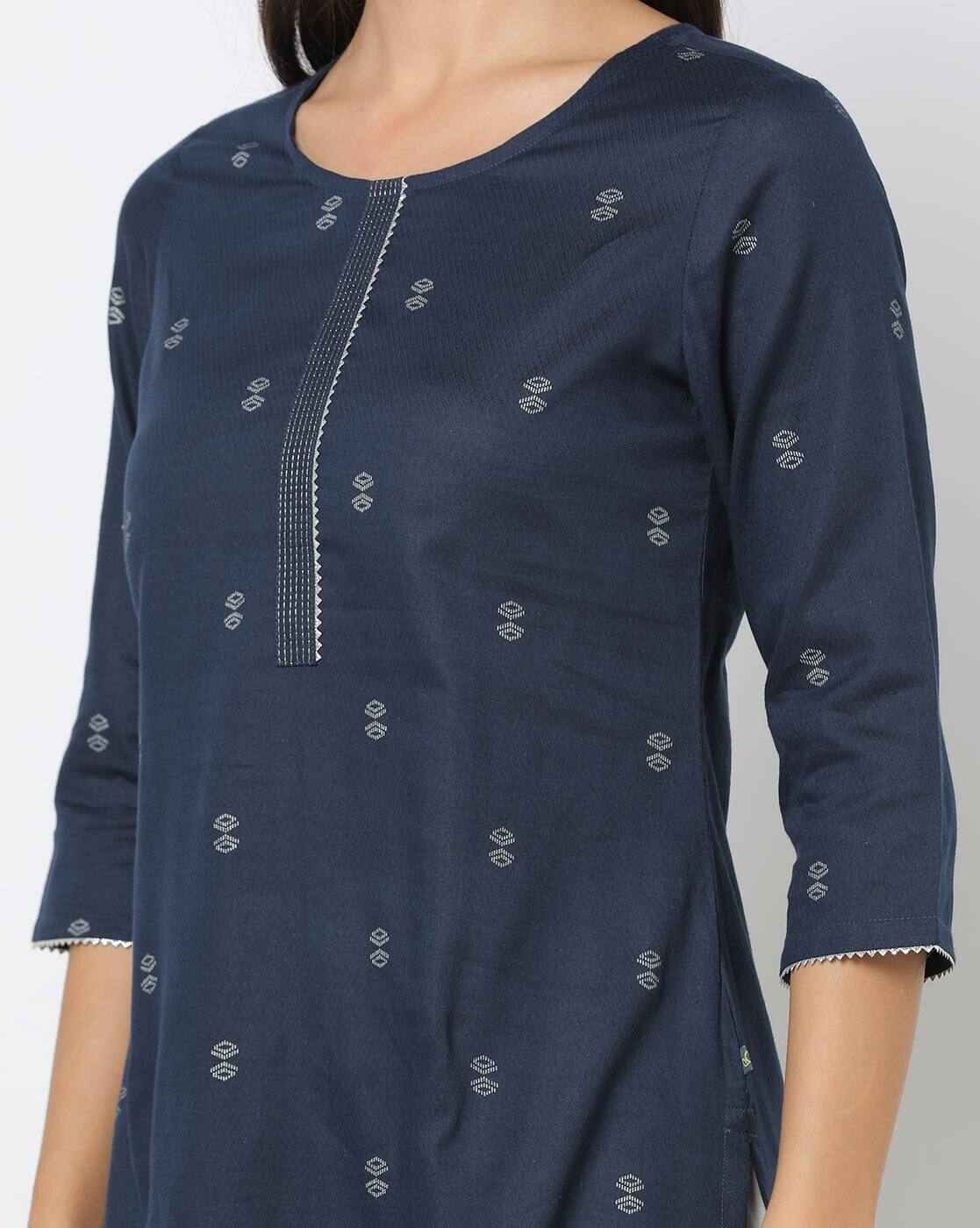 AVAASA MIX N' MATCH | Floral Print Round-Neck Straight Kurta|3