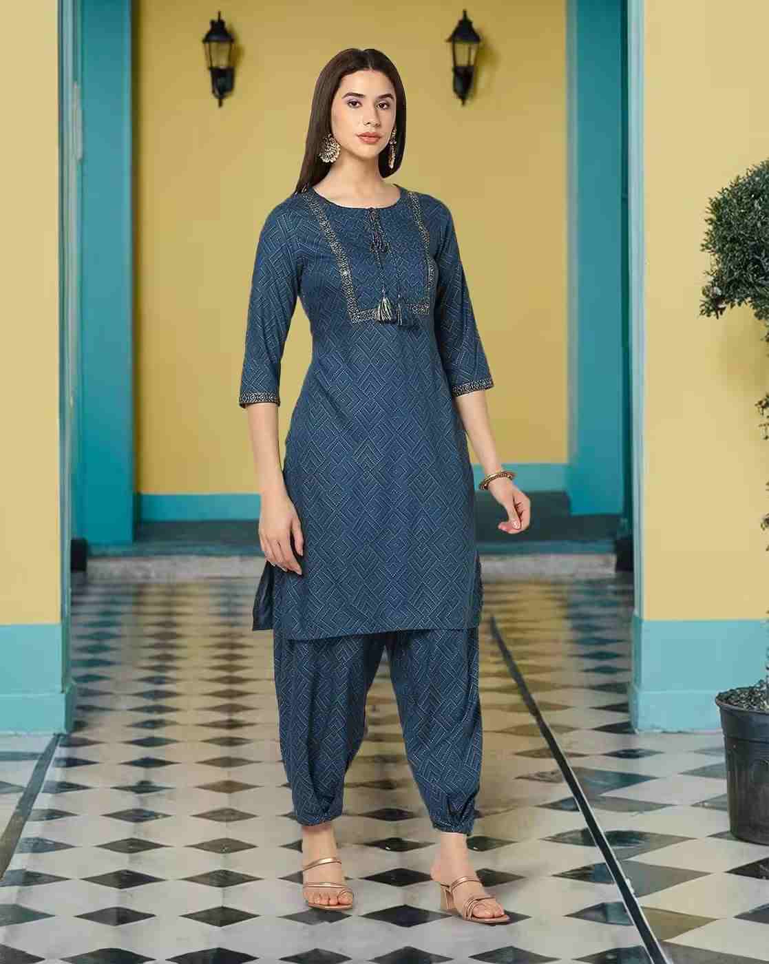 AVAASA MIX N' MATCH | Women Geometric Print Straight Kurta with Pants|0