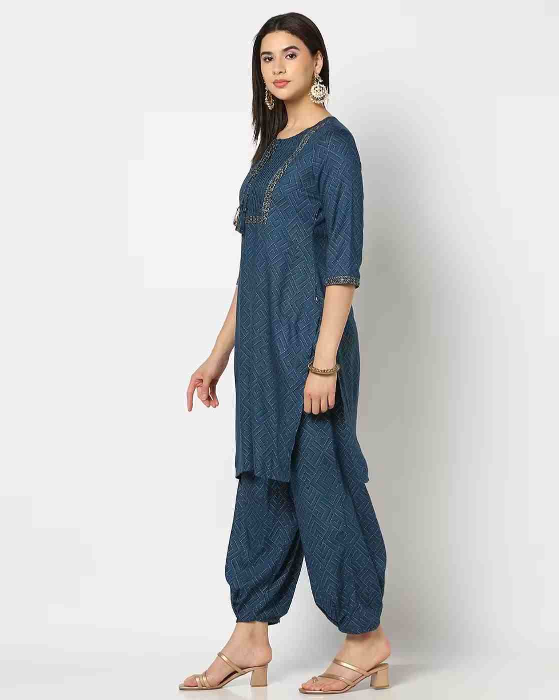 AVAASA MIX N' MATCH | Women Geometric Print Straight Kurta with Pants|1