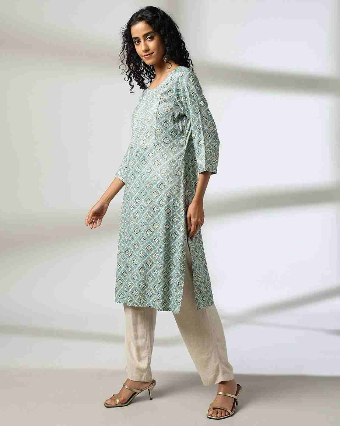 AVAASA MIX N' MATCH | Women Geometric Print Round-Neck Straight Kurta|1