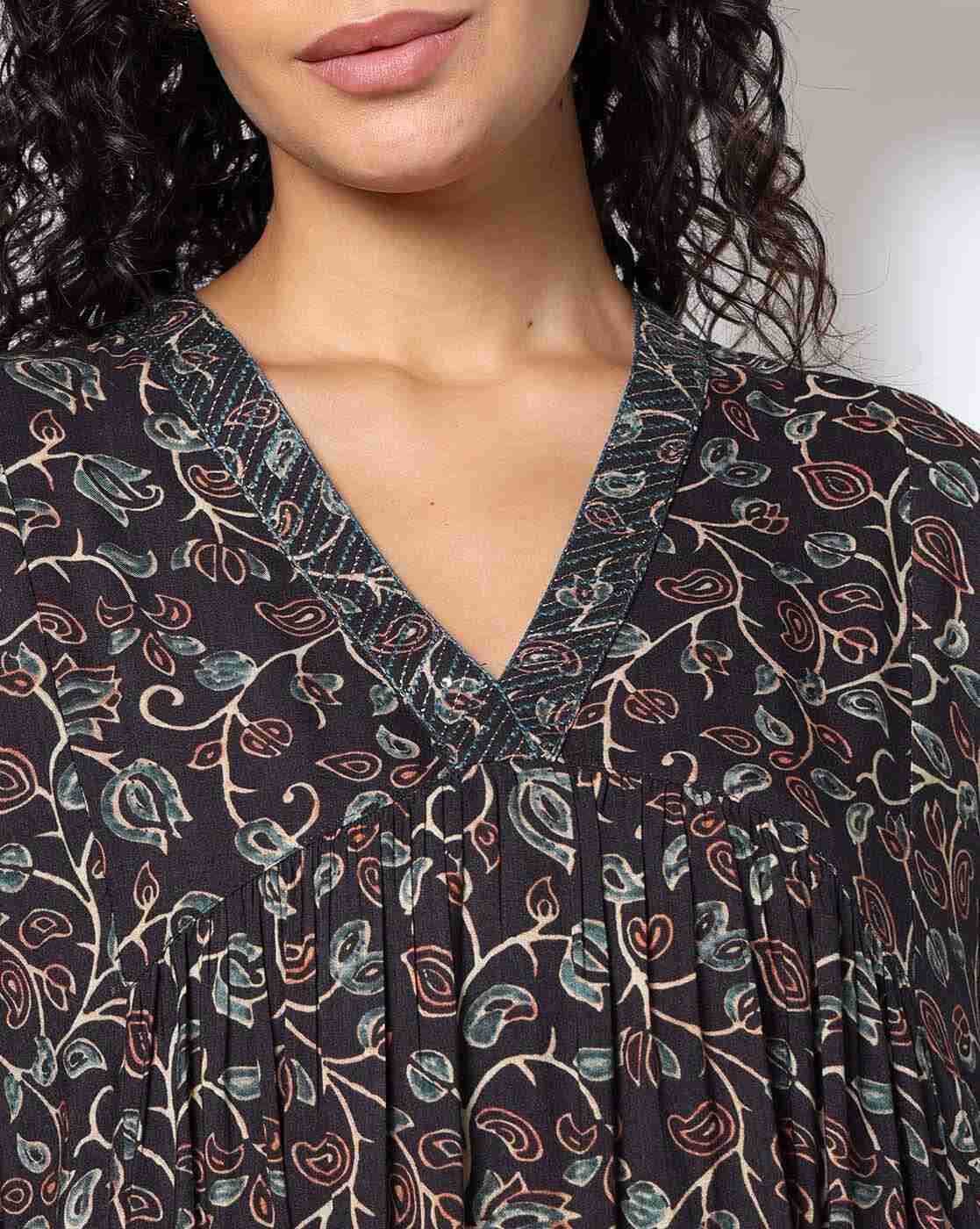 AVAASA MIX N' MATCH | Women Printed A-Line Kurta|3