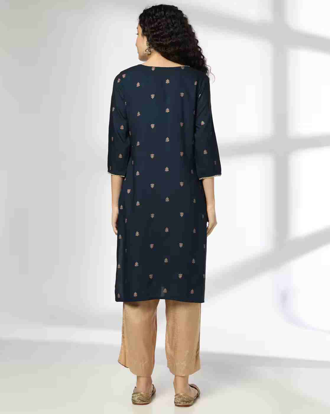 AVAASA MIX N' MATCH | Women Floral Print Straight Kurta|2