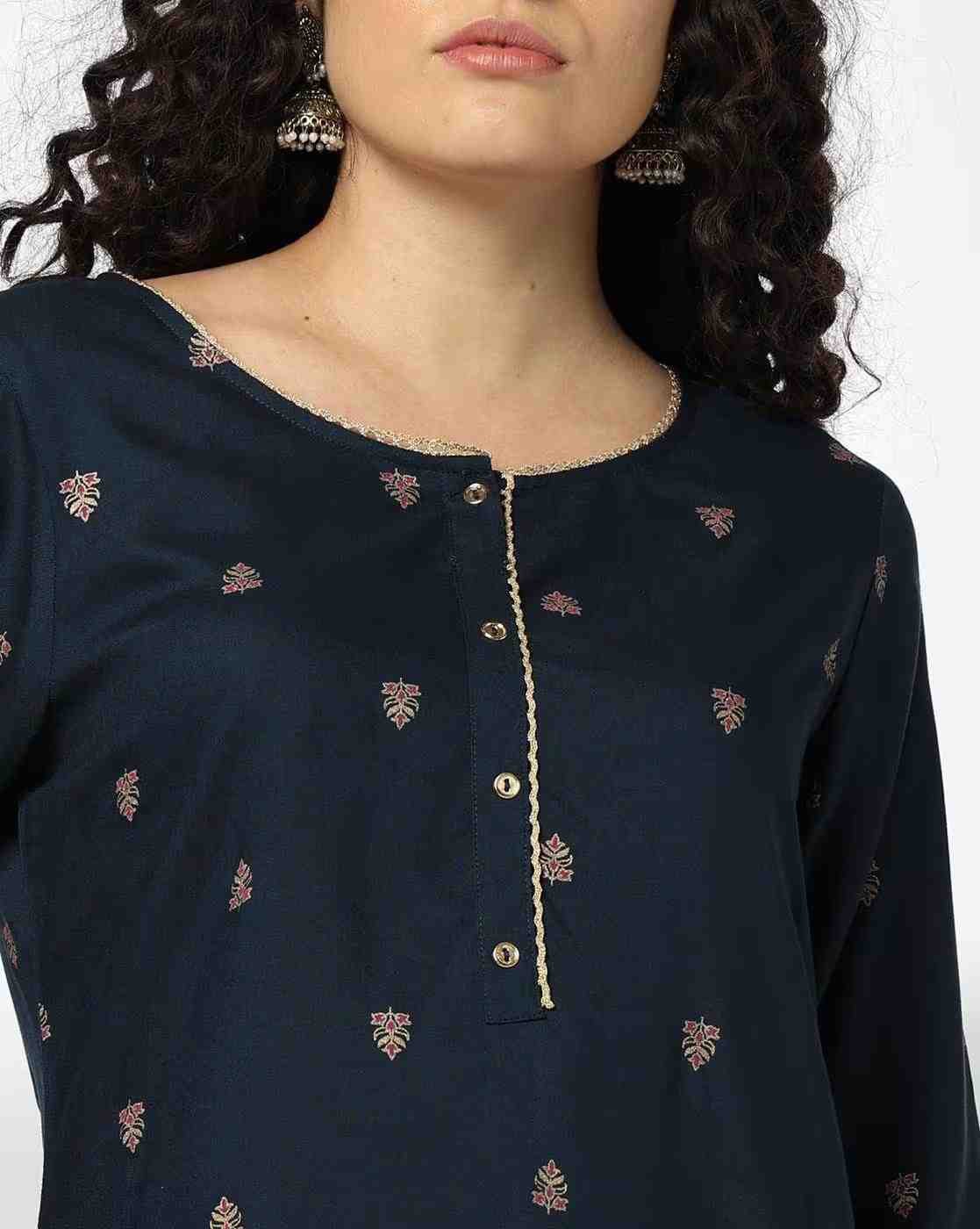 AVAASA MIX N' MATCH | Women Floral Print Straight Kurta|3
