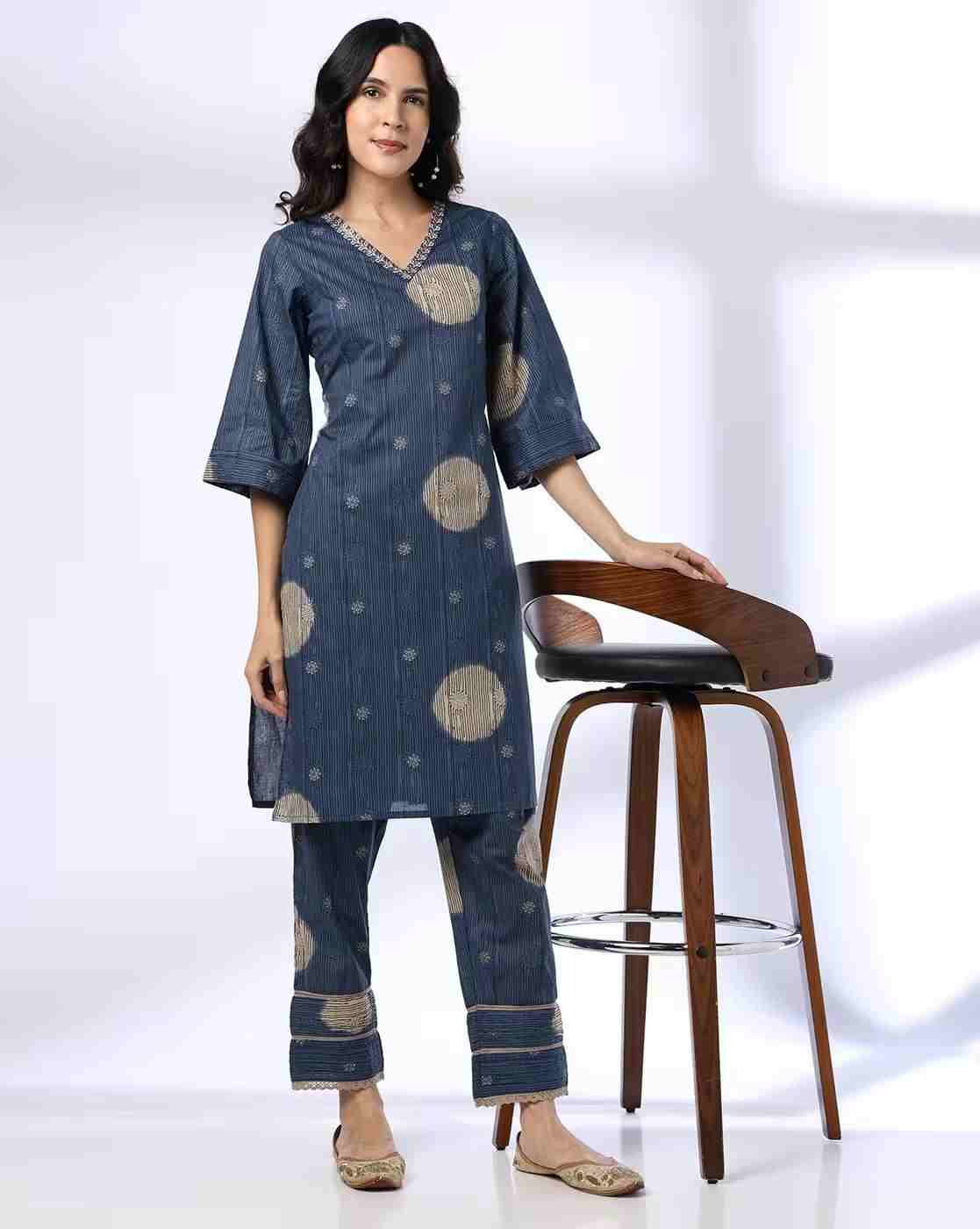 Women Geometric Print Straight Kurta & Pants Set