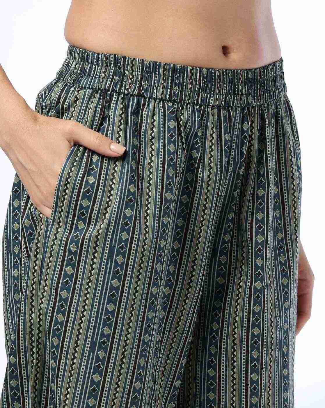 AVAASA MIX N' MATCH | Women Geometric Print Straight Kurta with Palazzos|4