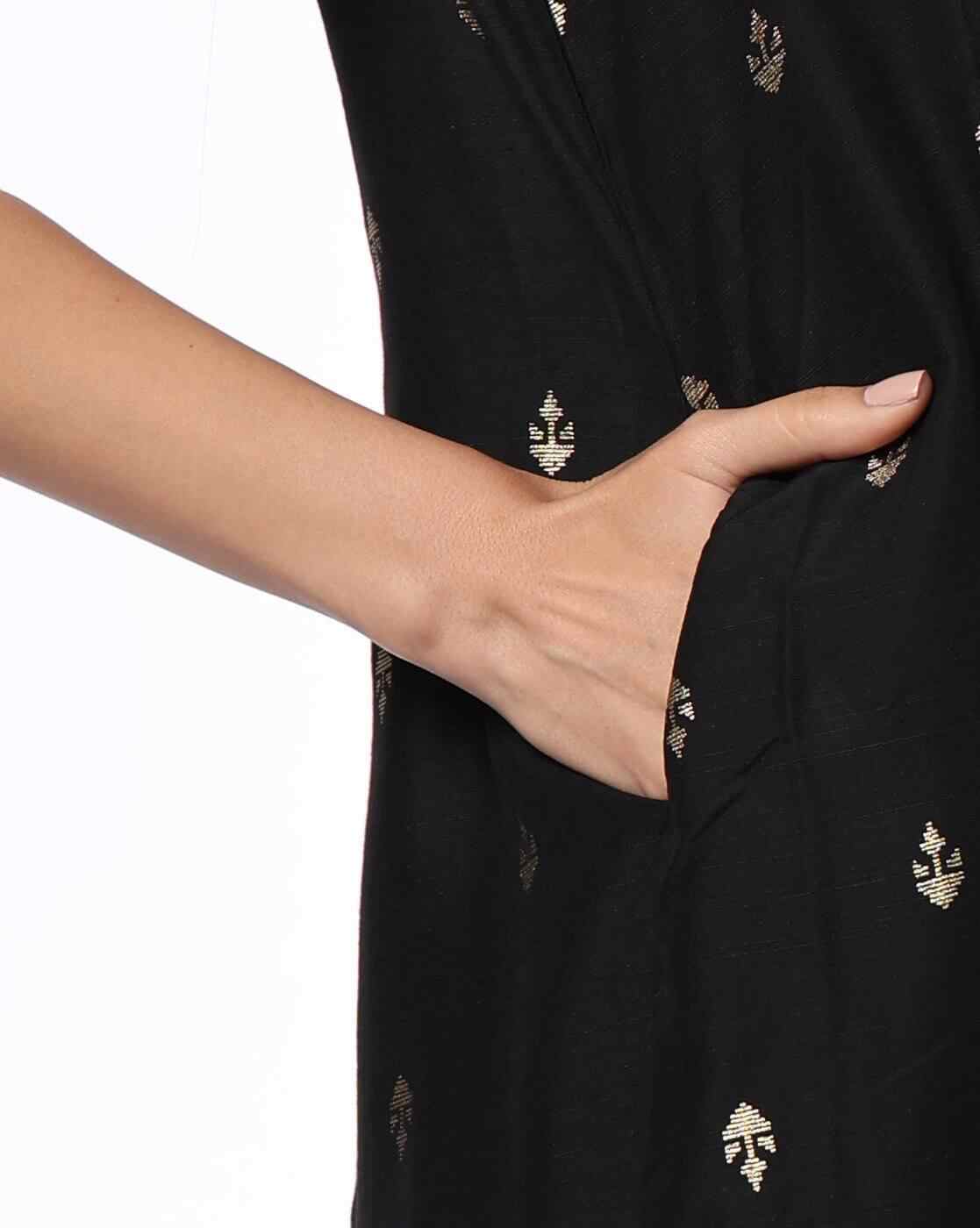 AVAASA MIX N' MATCH | Women Printed Flared Kurta|4