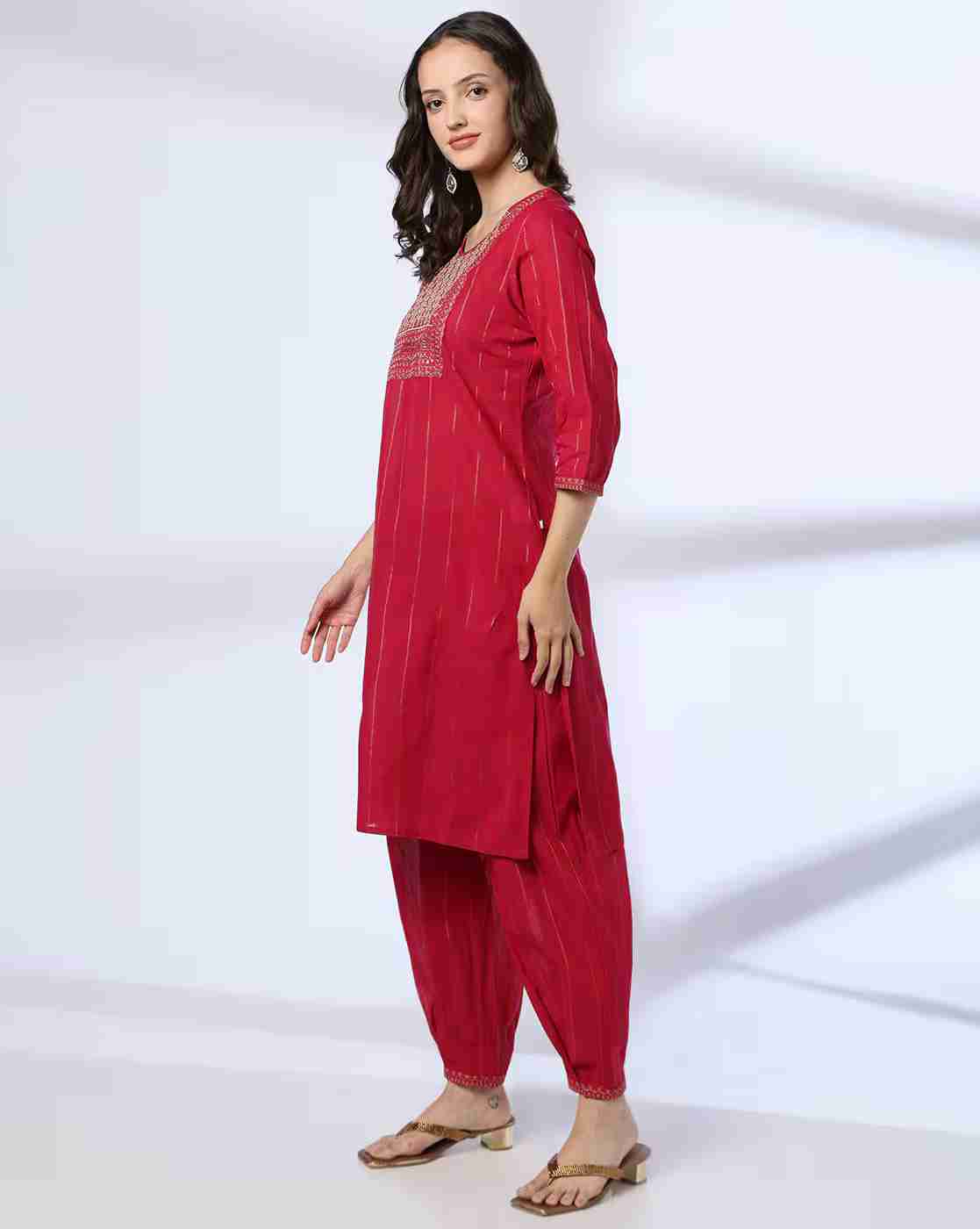 AVAASA MIX N' MATCH | Women Striped Straight Kurta with Pants|1