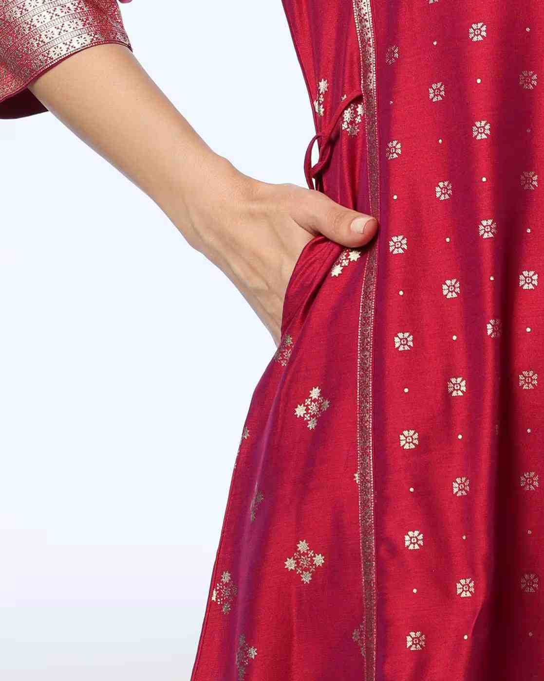 AVAASA MIX N' MATCH | Women Printed Boat-Neck Kurta|4