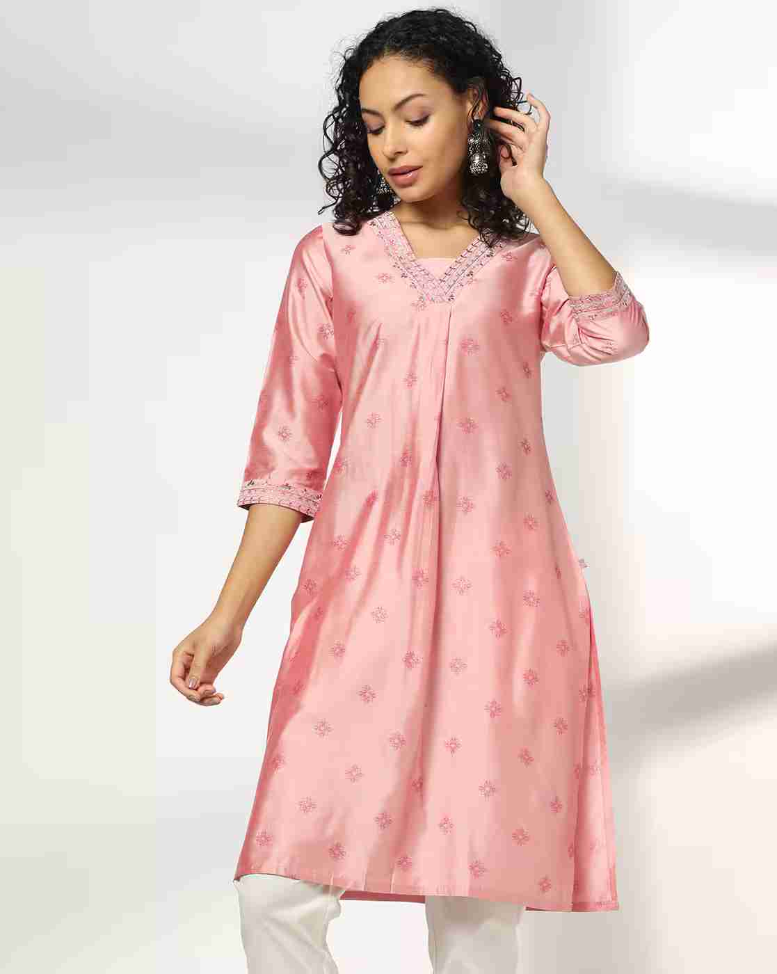 AVAASA MIX N' MATCH | Women Geometric Print V-Neck Straight Kurta|0