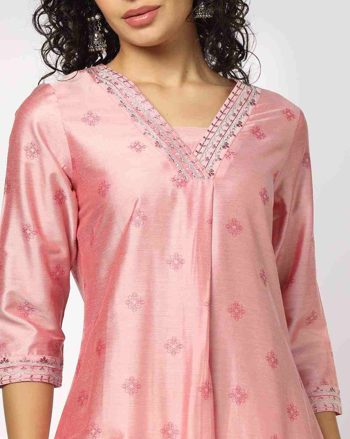 AVAASA MIX N' MATCH | Women Geometric Print V-Neck Straight Kurta|3