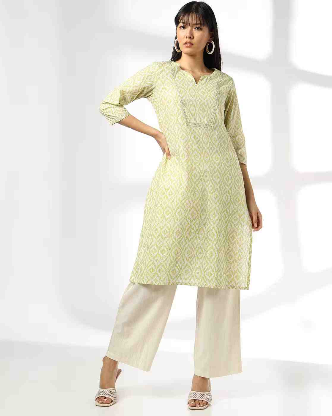 Women Printed Straight Kurta & Palazzos Set