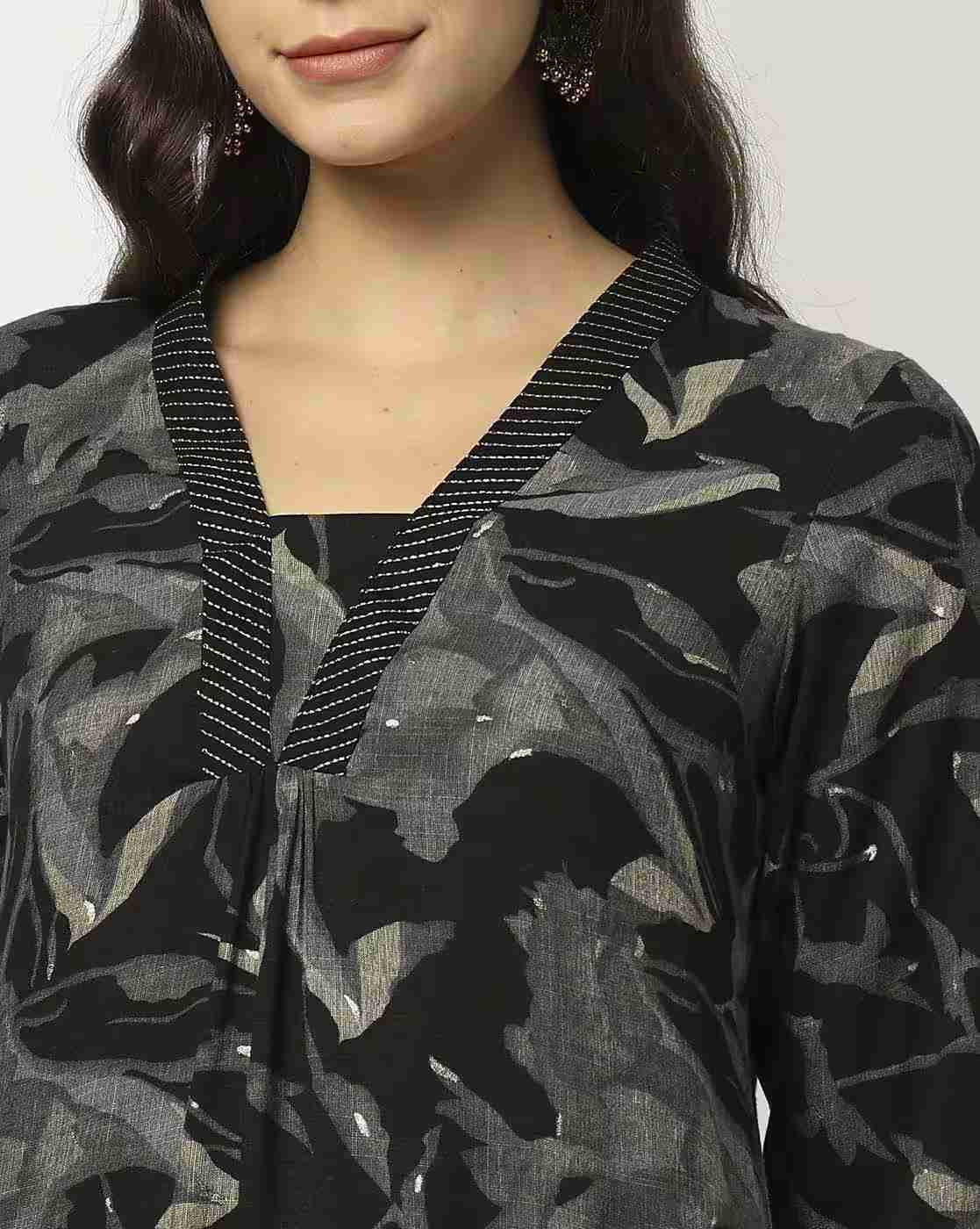 AVAASA MIX N' MATCH | Women Printed A-Line Kurta|3