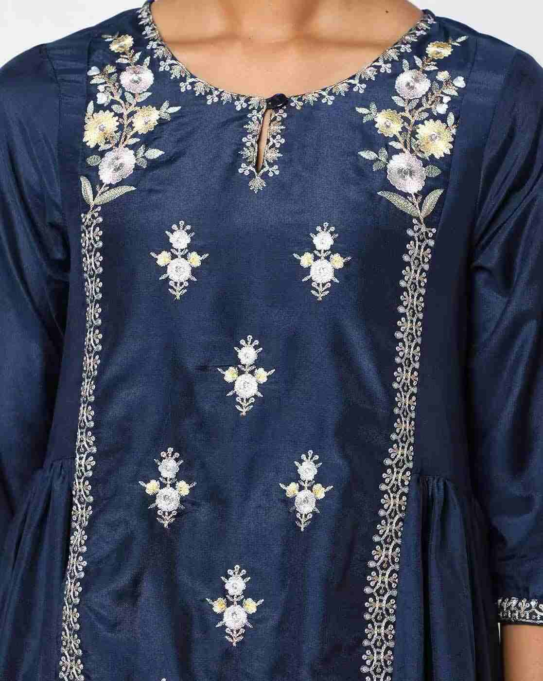 AVAASA SET | Embroidered Flared Kurta Set|5