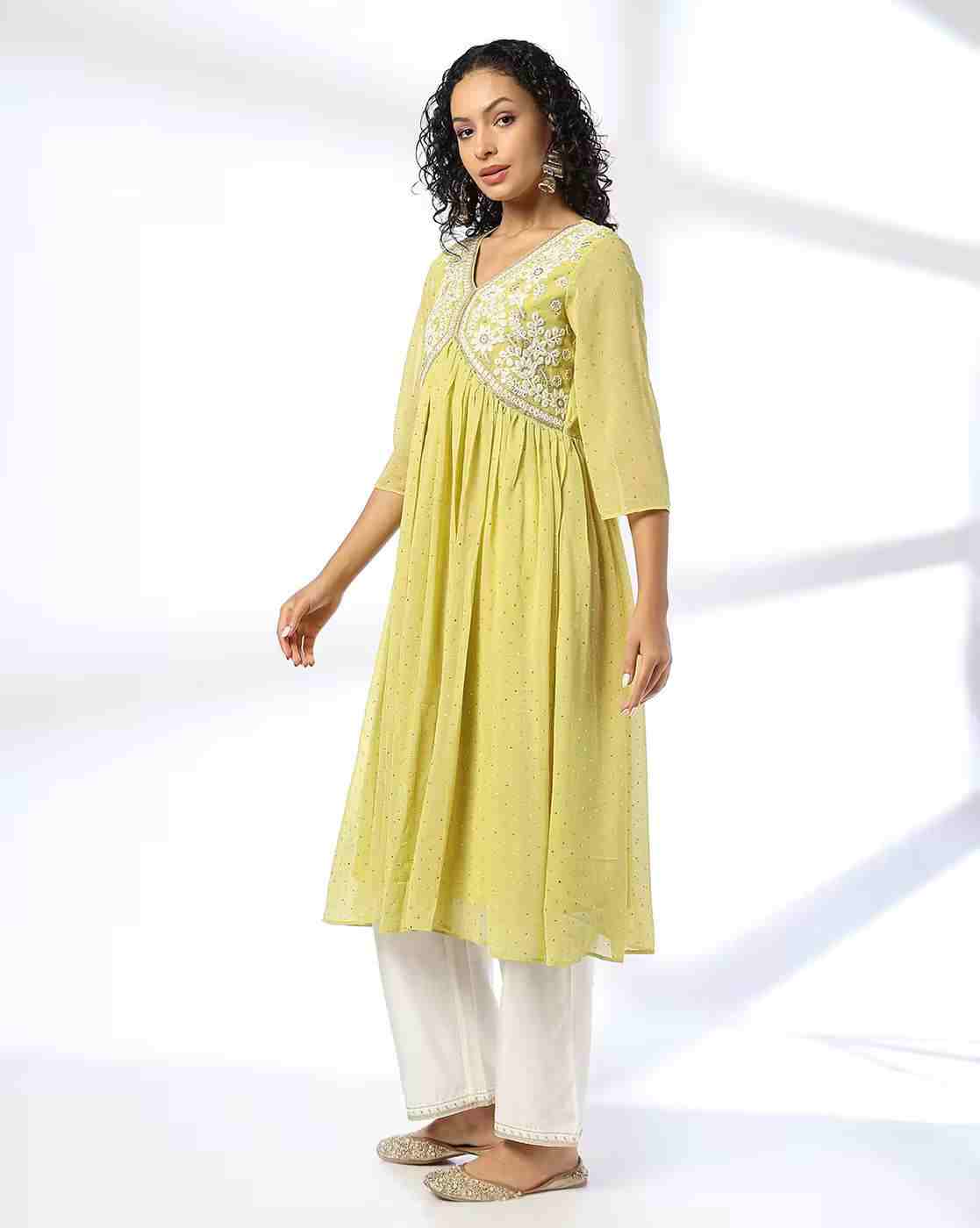 AVAASA SET | Women Embroidered Flared Kurta &Pants Set