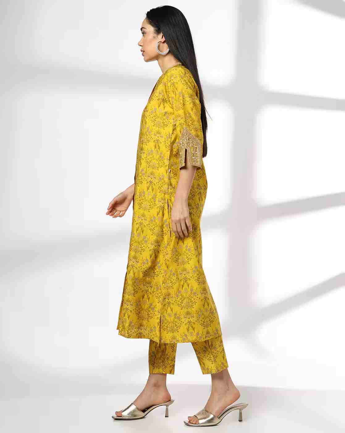 AVAASA SET | Women Printed Mandarin-Collar Kurta Set|1